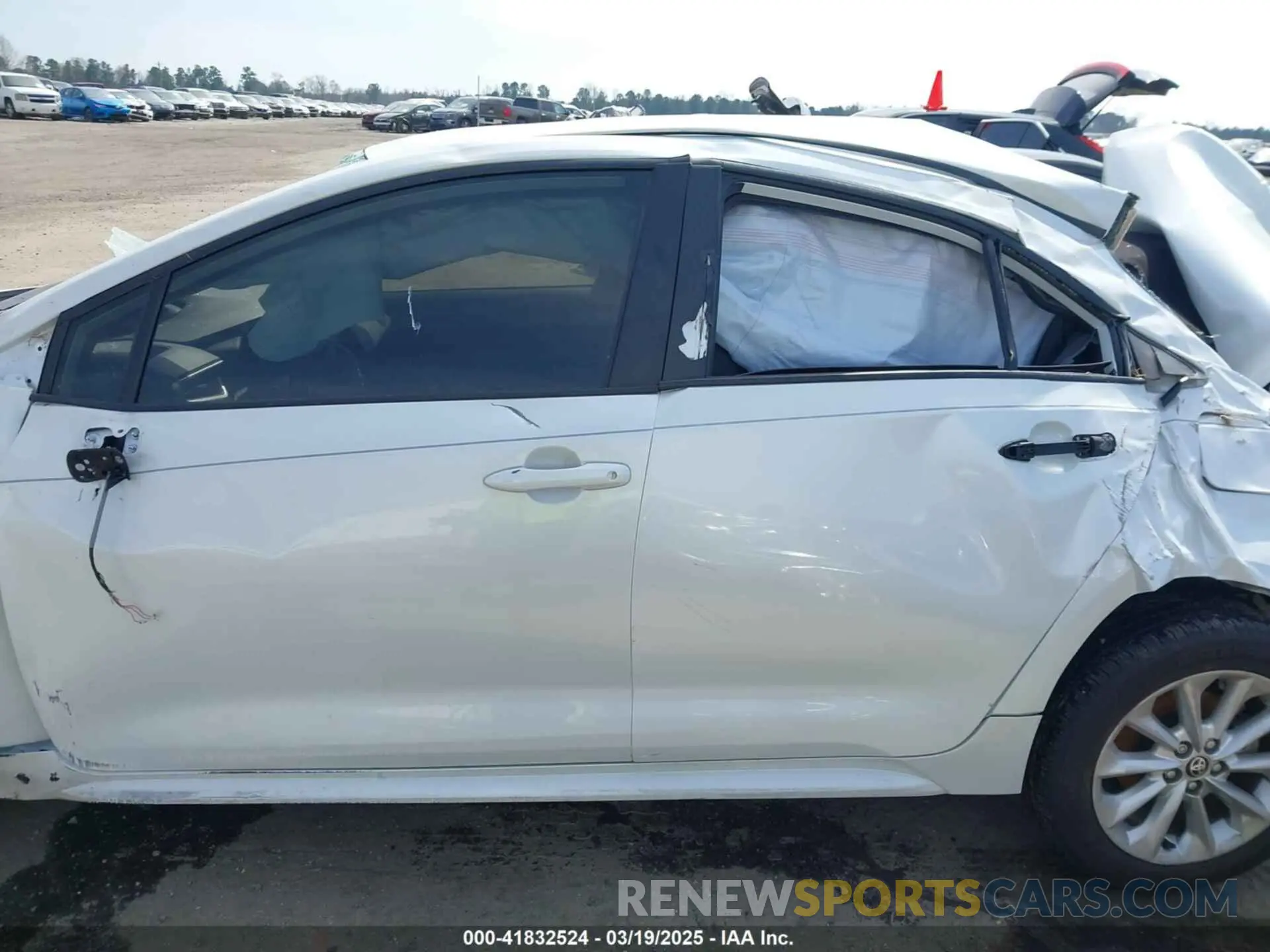 14 fotografías del automóvil dañado JTDVPMAE9N3015203 TOYOTA COROLLA 2022