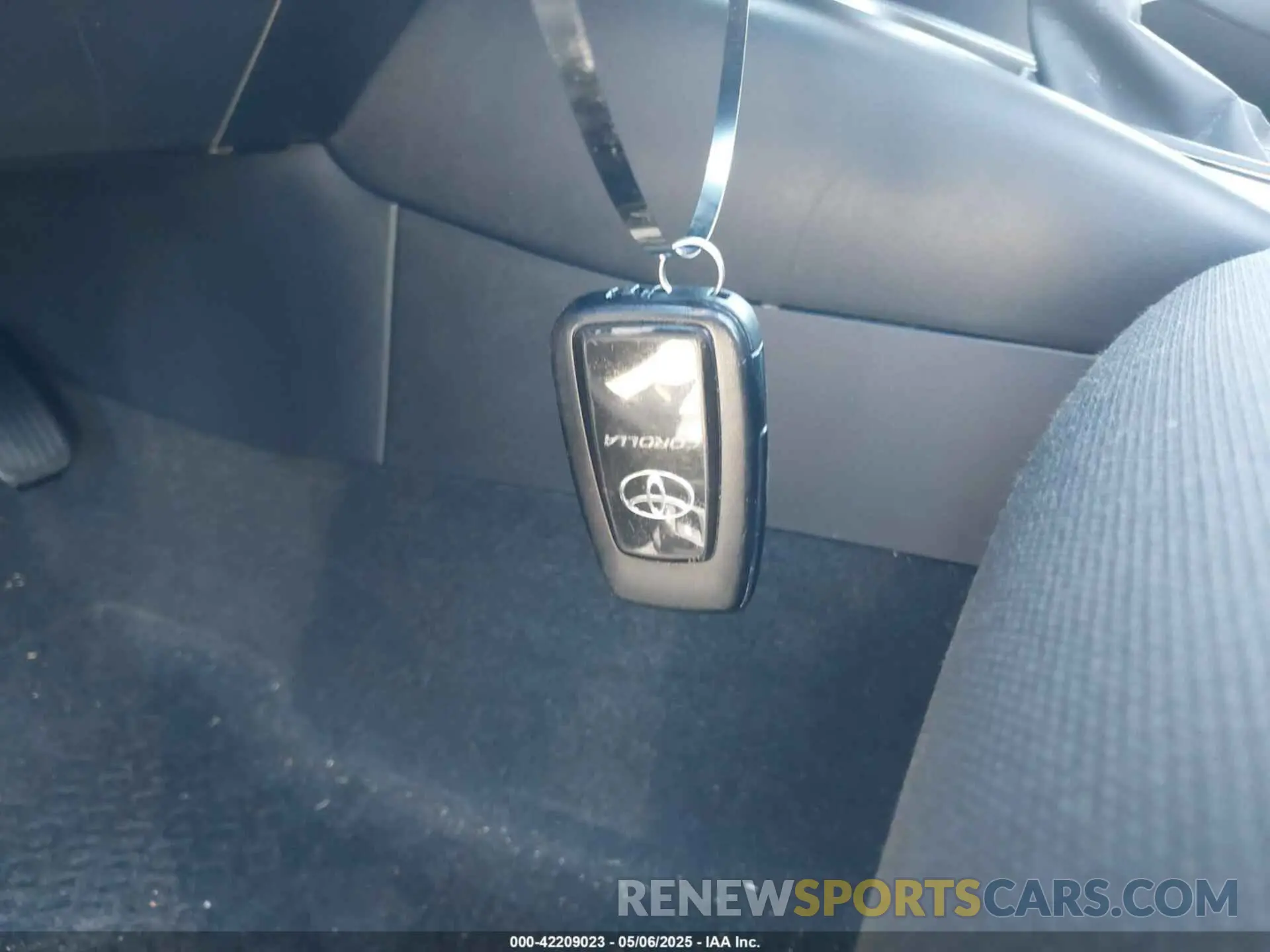 11 fotografías del automóvil dañado JTDVPMAEXNJ214613 TOYOTA COROLLA 2022