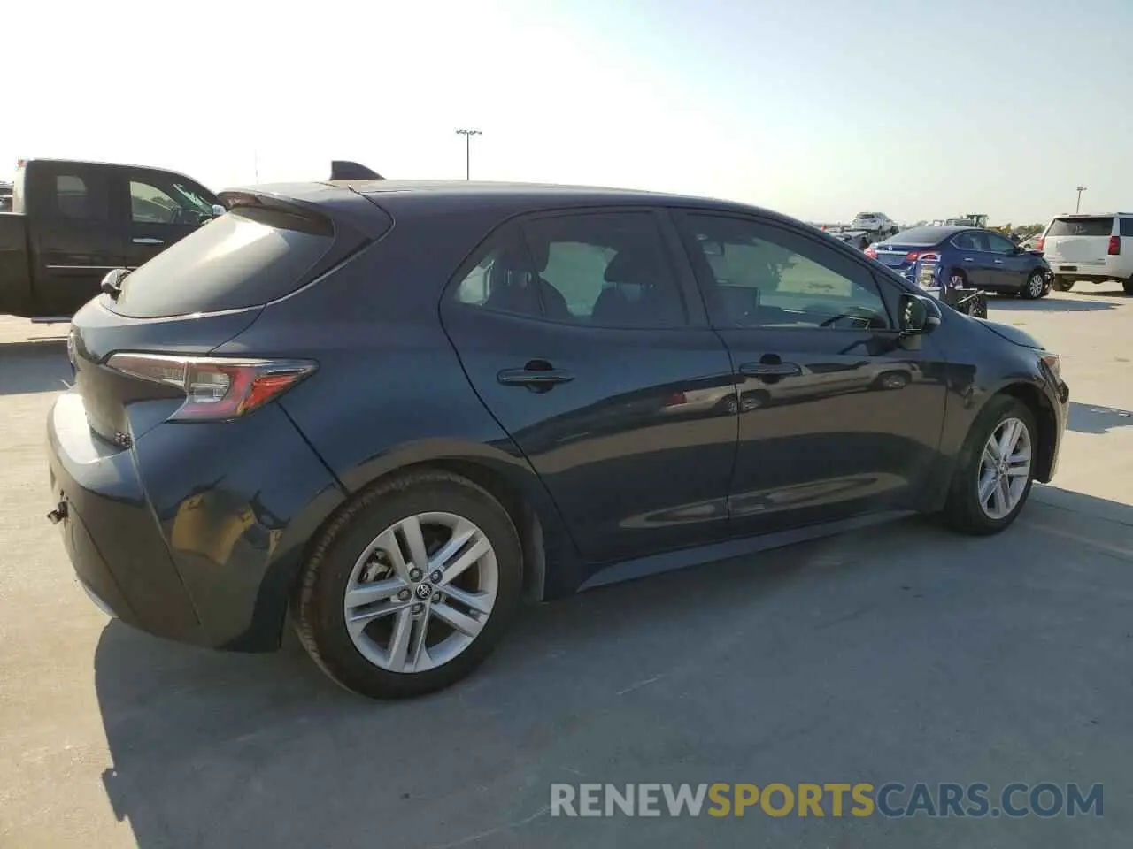 3 fotografías del automóvil dañado JTND4MBE0N3179177 TOYOTA COROLLA 2022