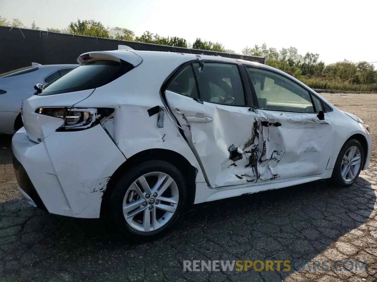 3 fotografías del automóvil dañado JTND4MBE2N3164521 TOYOTA COROLLA 2022