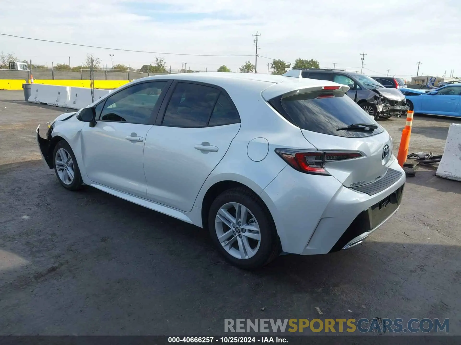 3 fotografías del automóvil dañado JTND4MBE5N3177926 TOYOTA COROLLA 2022