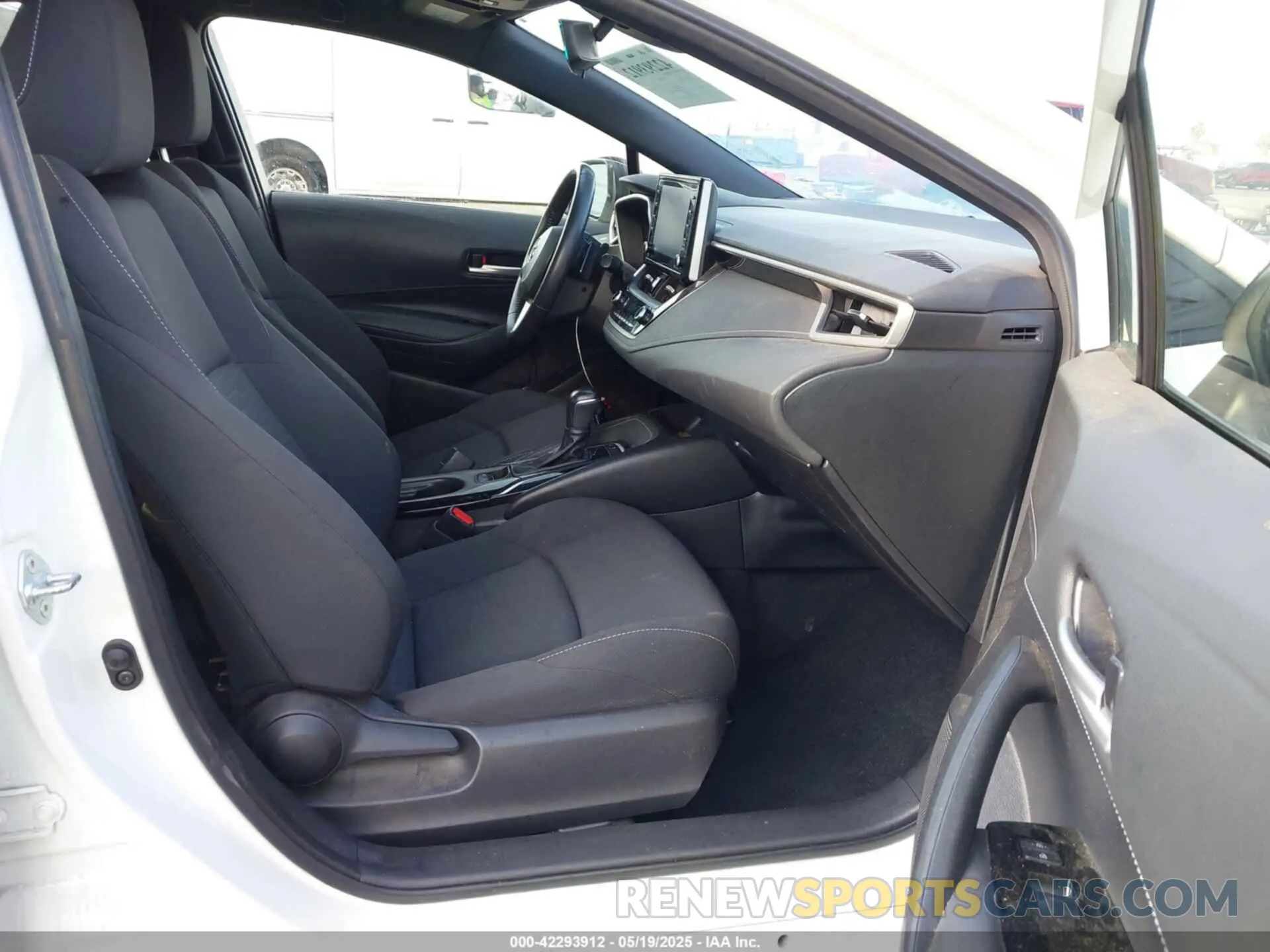 5 fotografías del automóvil dañado JTND4MBE6N3181838 TOYOTA COROLLA 2022