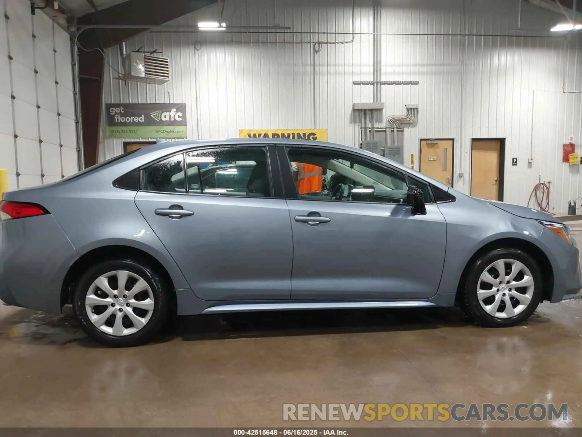 13 fotografías del automóvil dañado 5YFB4MDE0PP027032 TOYOTA COROLLA 2023