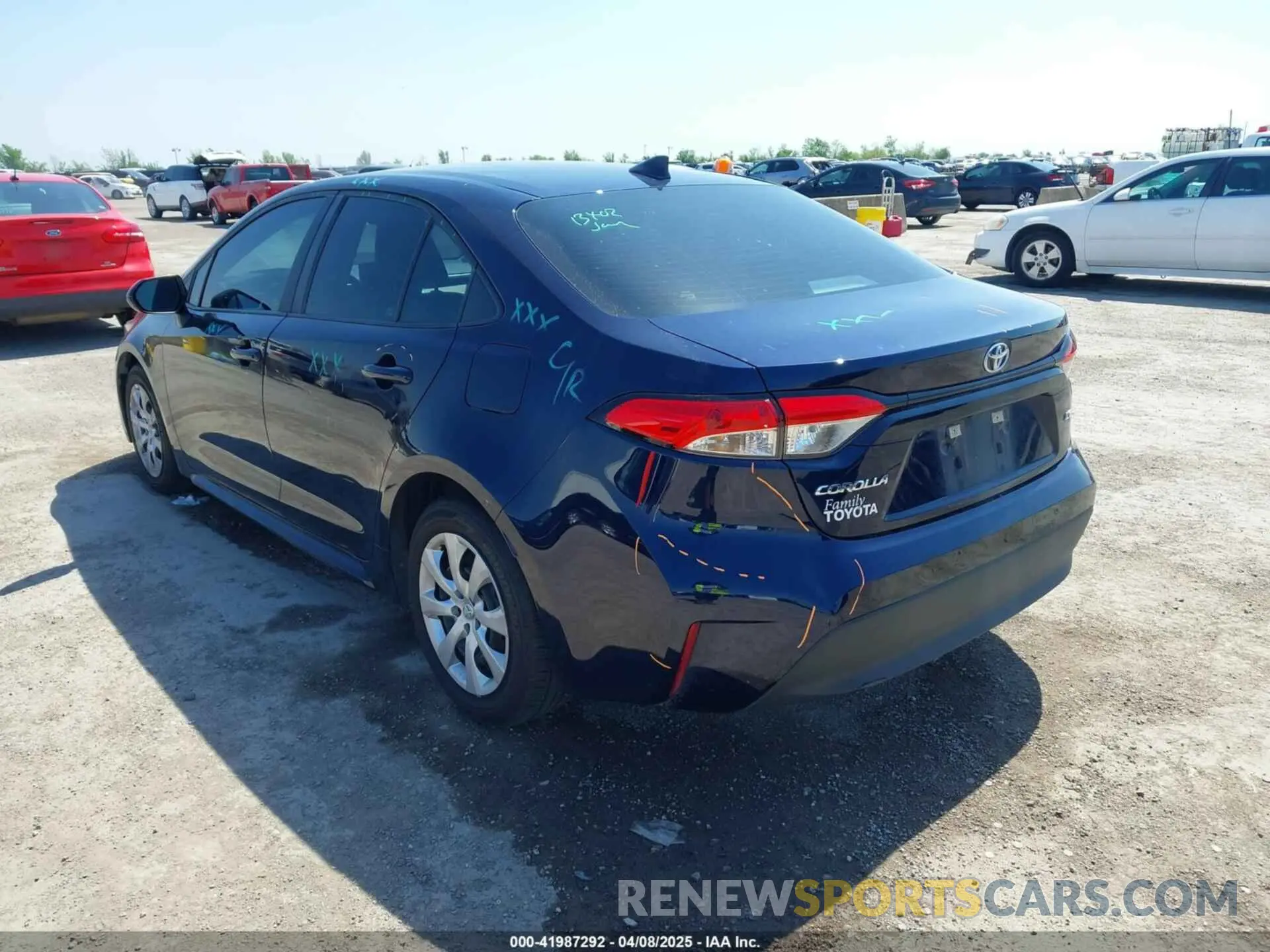 3 fotografías del automóvil dañado 5YFB4MDE0PP076618 TOYOTA COROLLA 2023