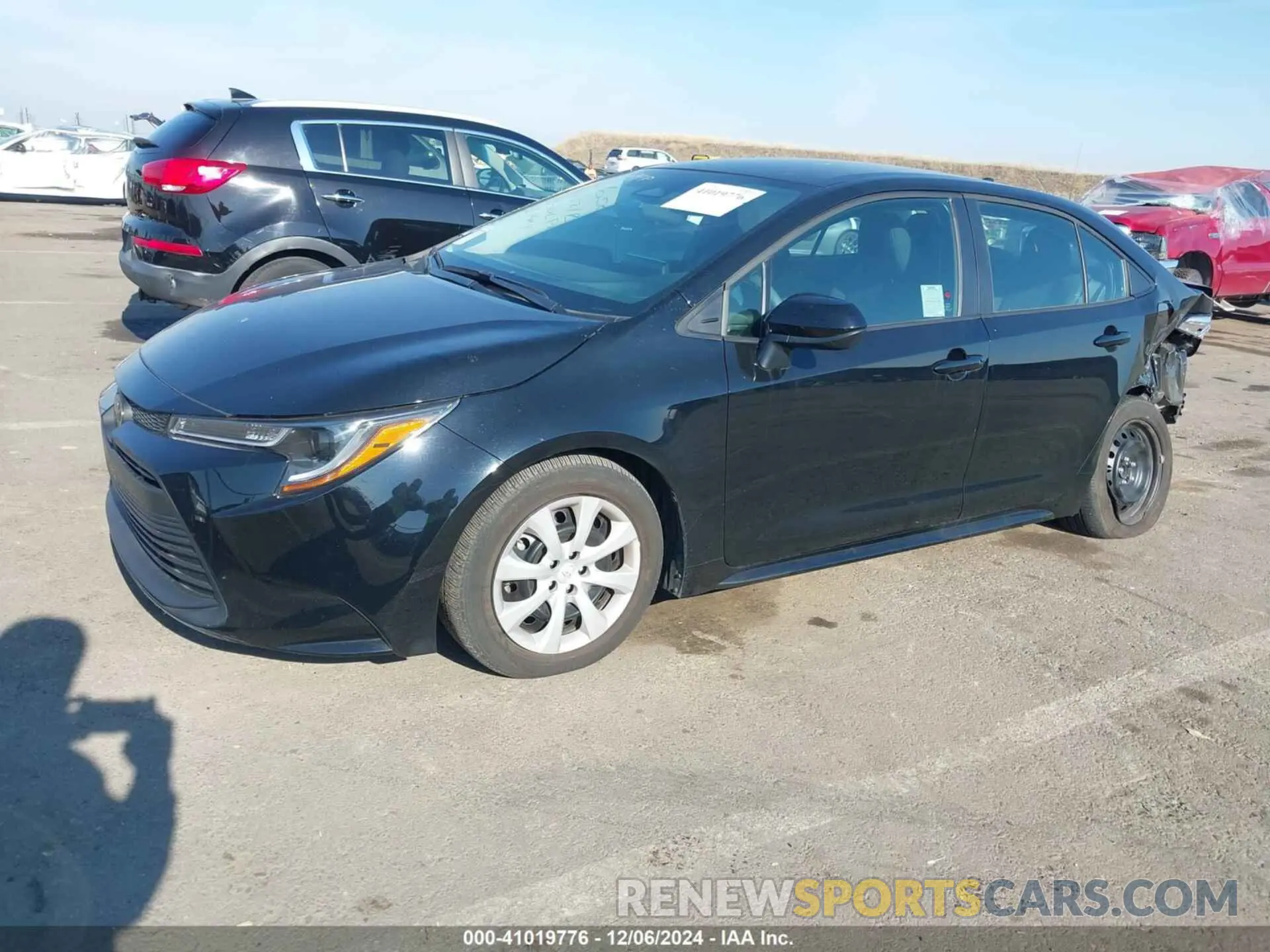 2 fotografías del automóvil dañado 5YFB4MDE2PP008661 TOYOTA COROLLA 2023