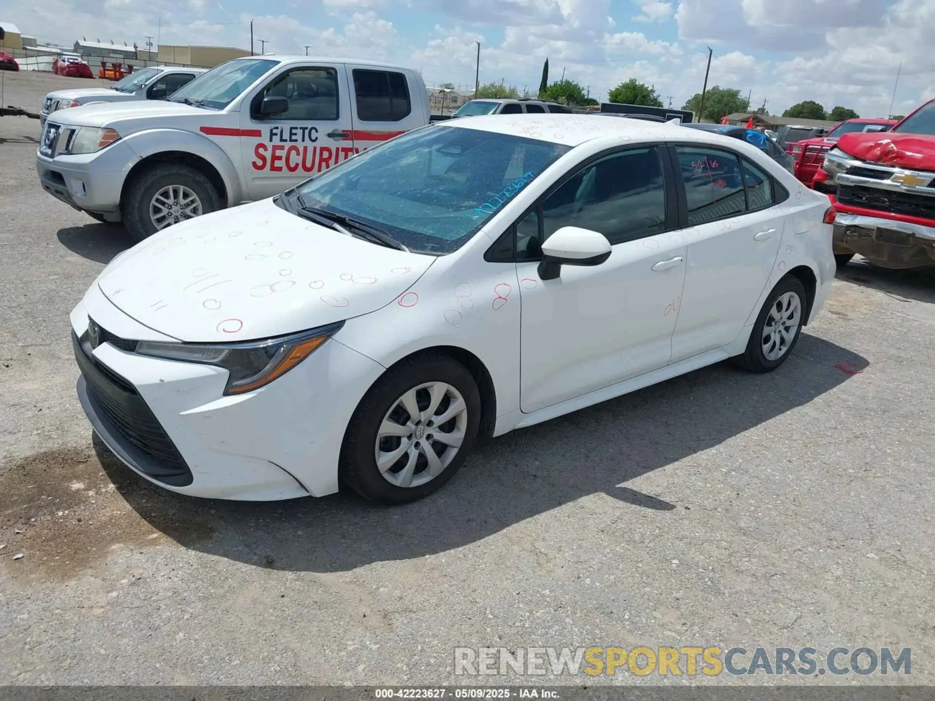 2 fotografías del automóvil dañado 5YFB4MDE2PP046567 TOYOTA COROLLA 2023