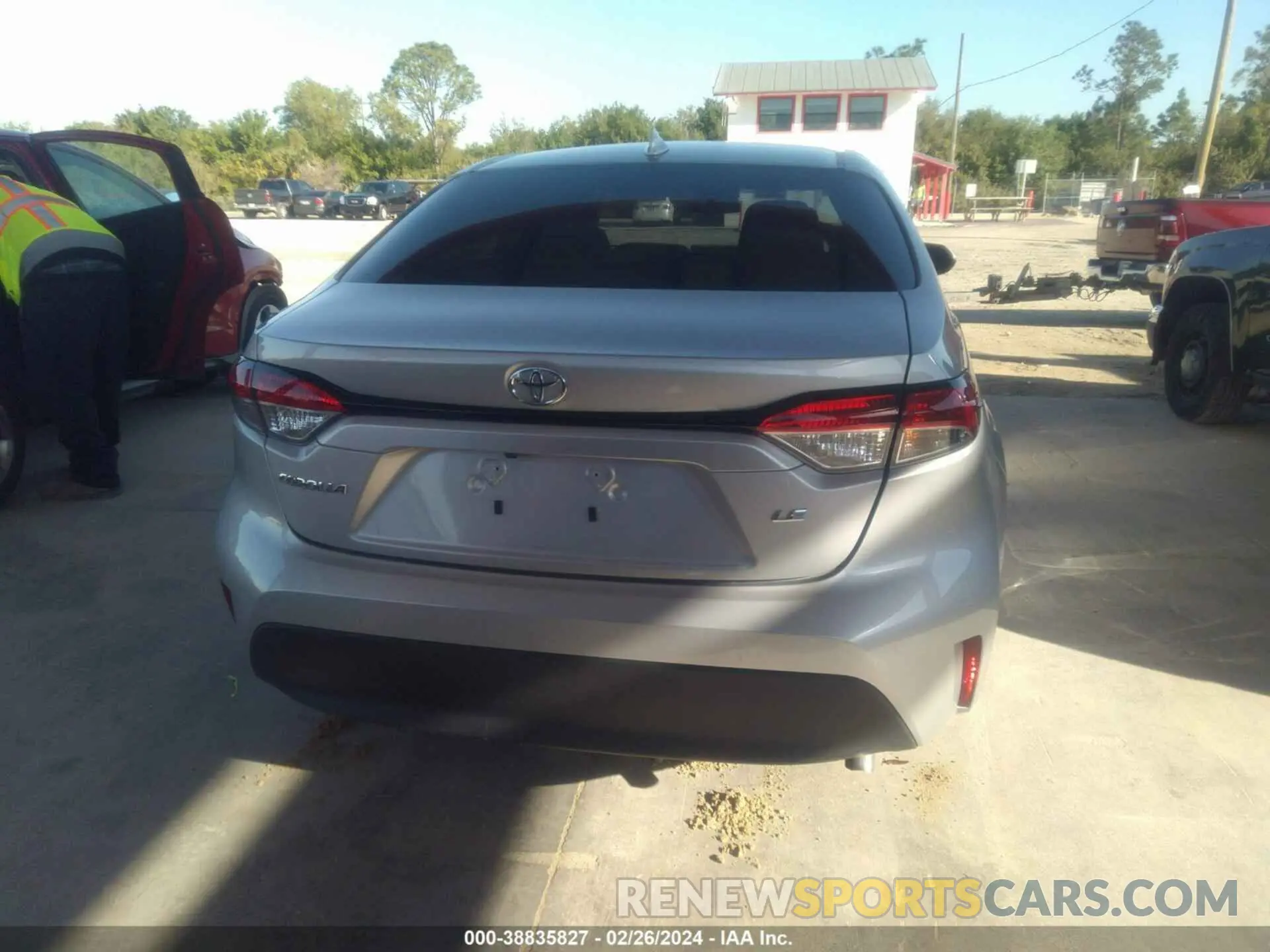 17 fotografías del automóvil dañado 5YFB4MDE2PP074868 TOYOTA COROLLA 2023