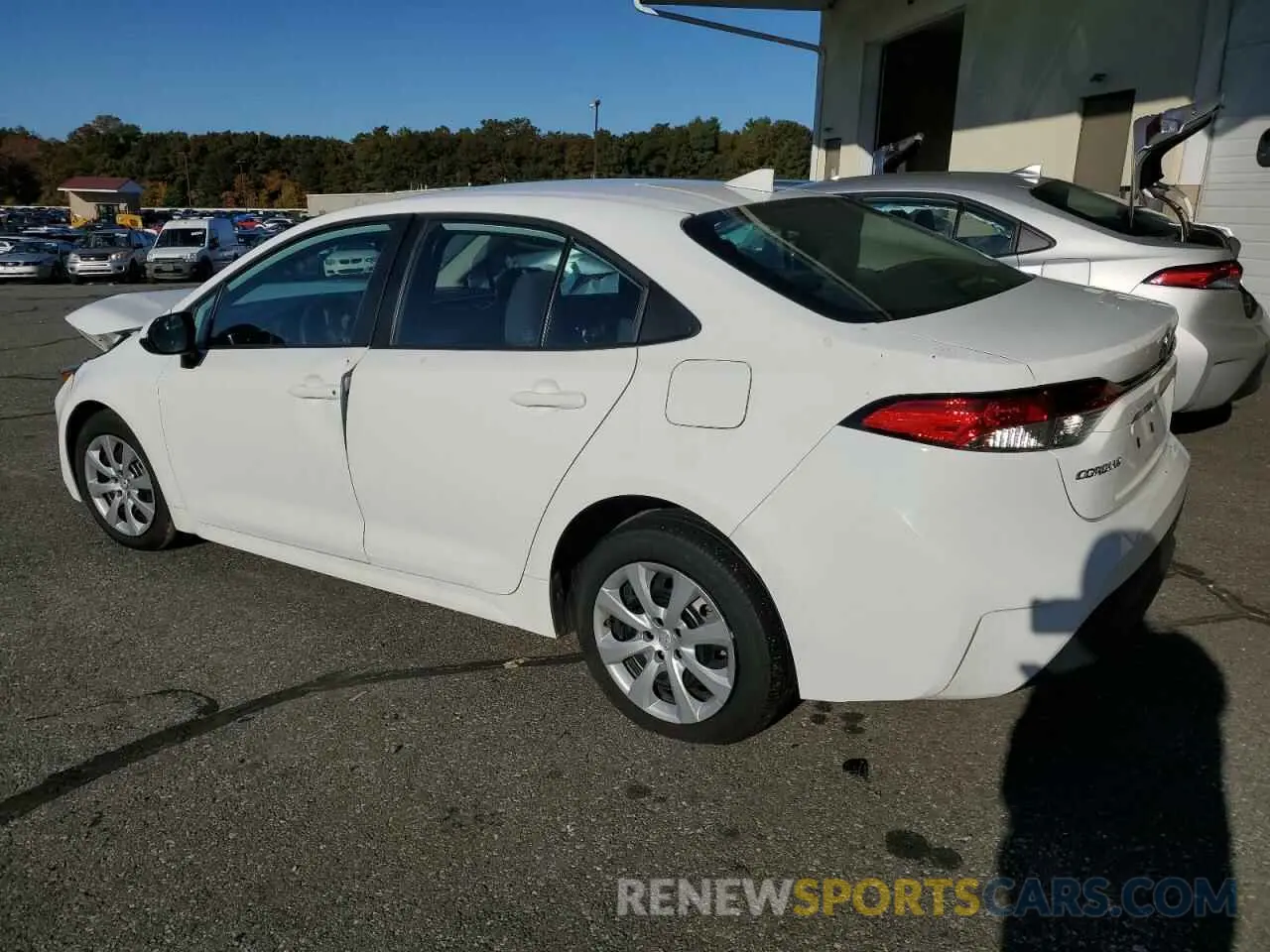 2 fotografías del automóvil dañado 5YFB4MDE3PP064575 TOYOTA COROLLA 2023