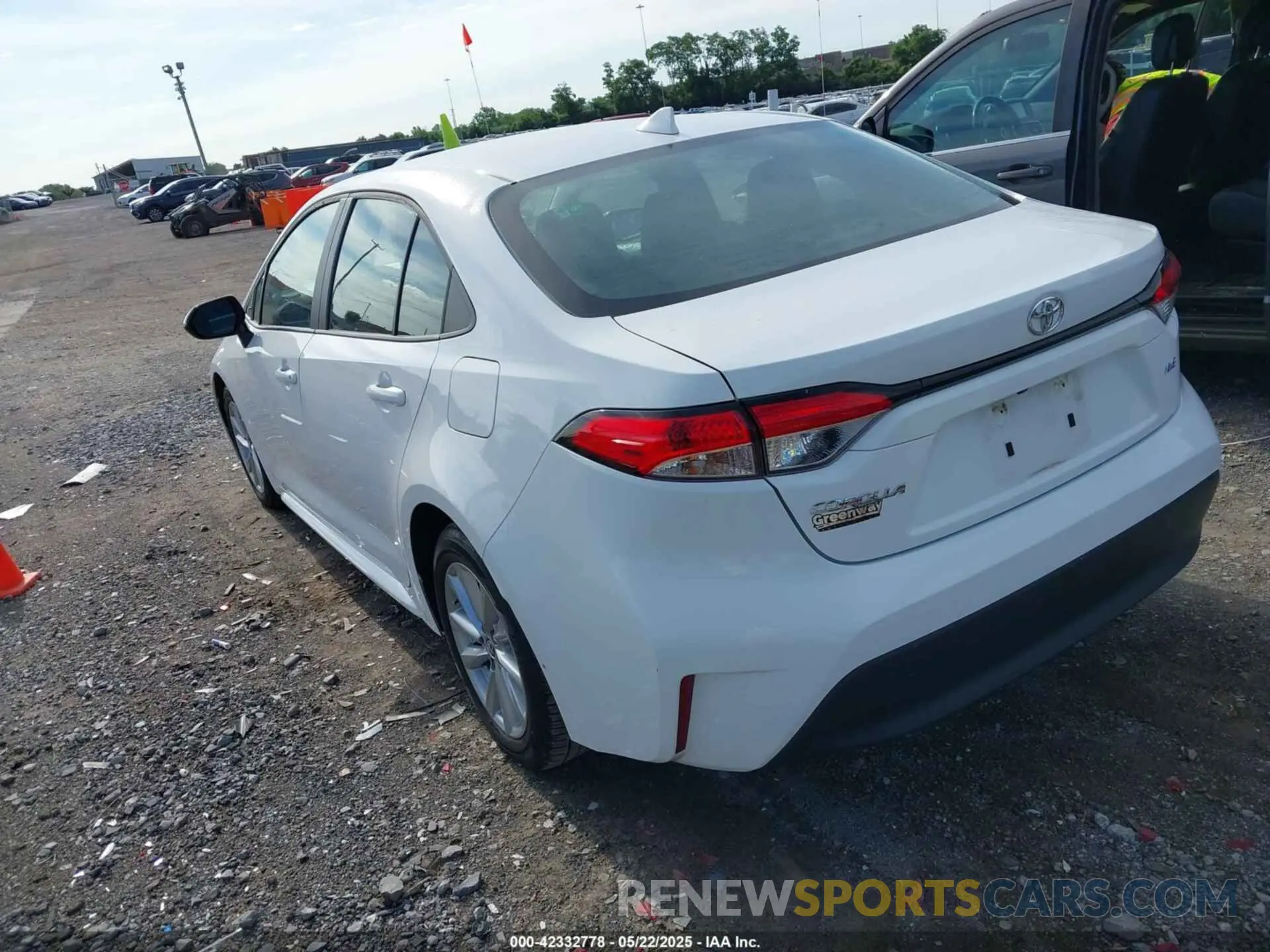 3 fotografías del automóvil dañado 5YFB4MDE4PP001968 TOYOTA COROLLA 2023