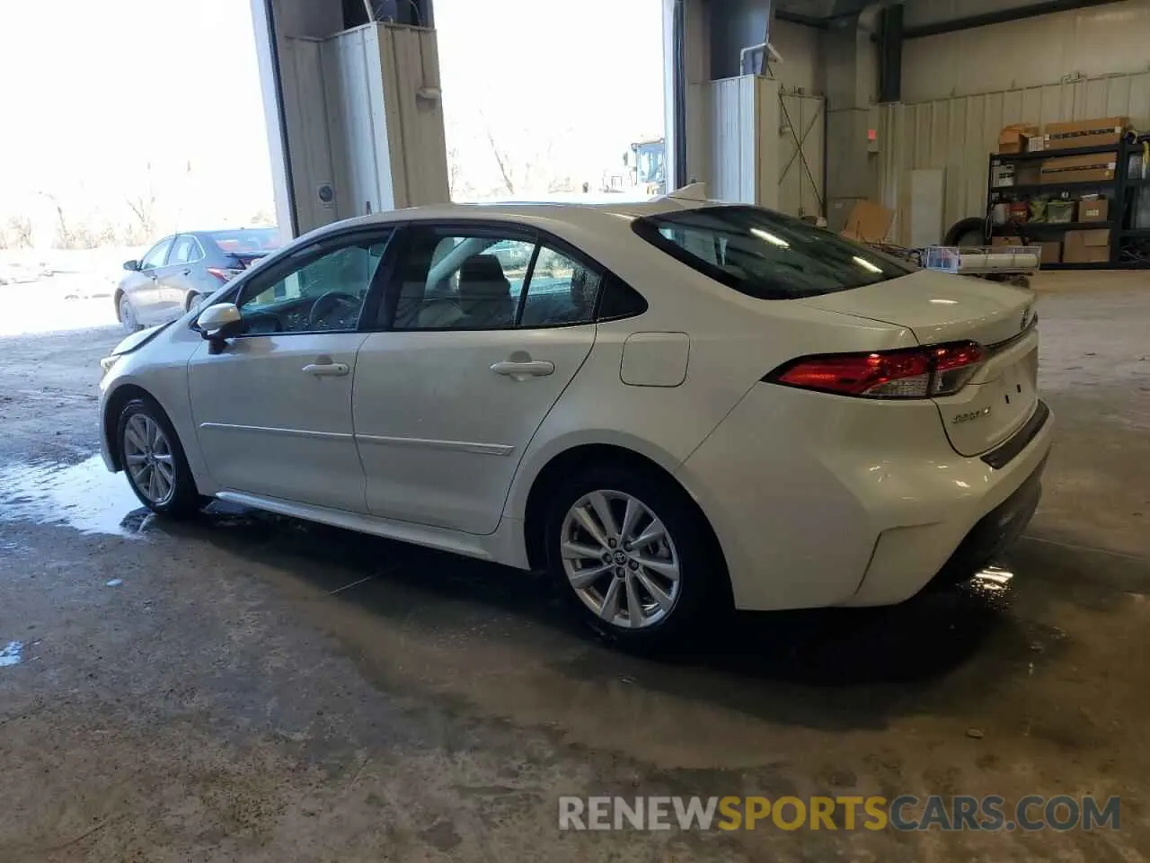 2 fotografías del automóvil dañado 5YFB4MDE4PP075231 TOYOTA COROLLA 2023