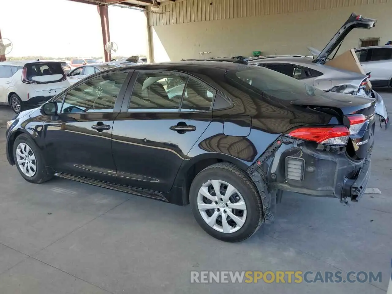 2 fotografías del automóvil dañado 5YFB4MDE7PP033183 TOYOTA COROLLA 2023