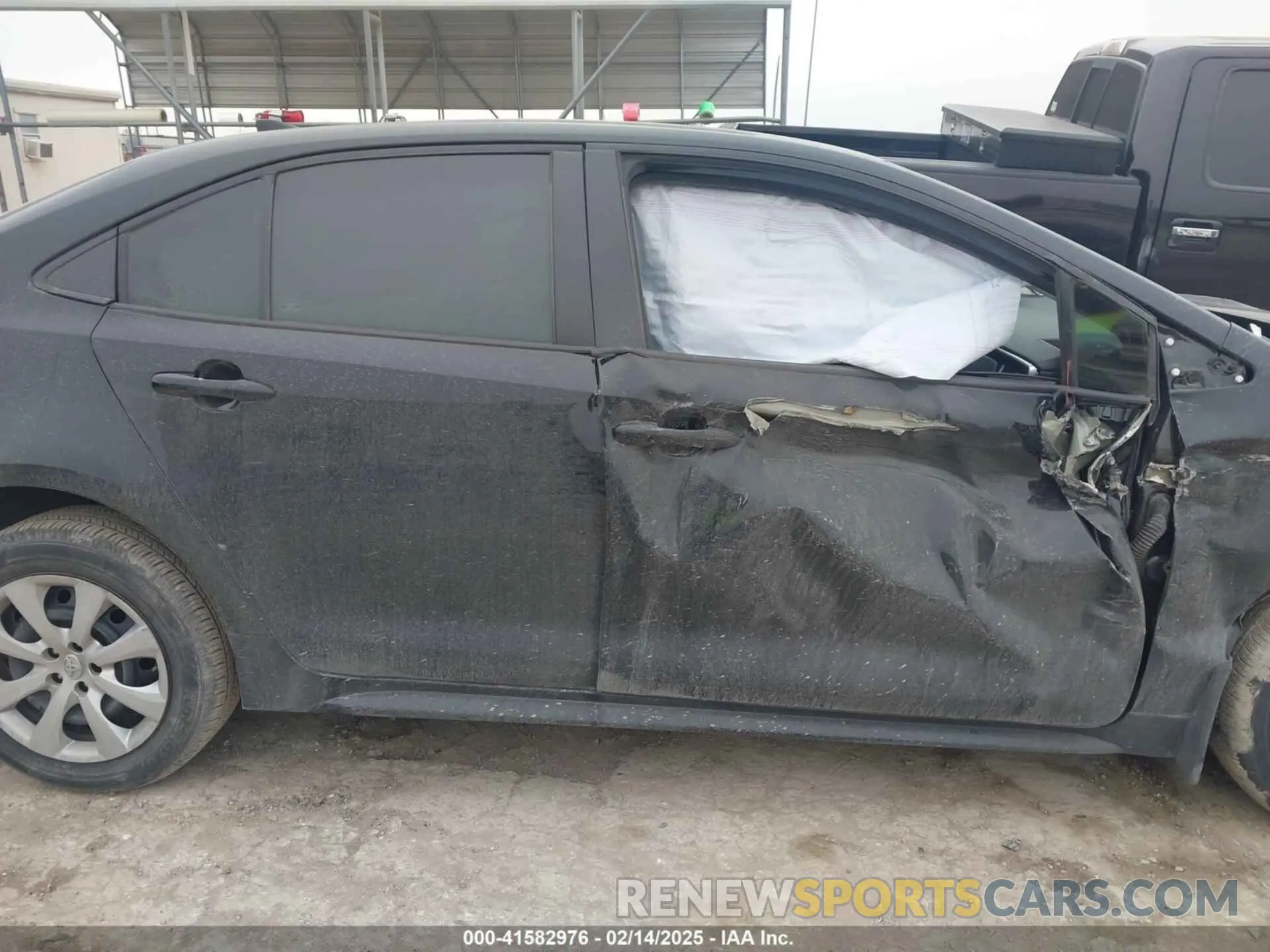 13 fotografías del automóvil dañado 5YFB4MDE7PP041395 TOYOTA COROLLA 2023