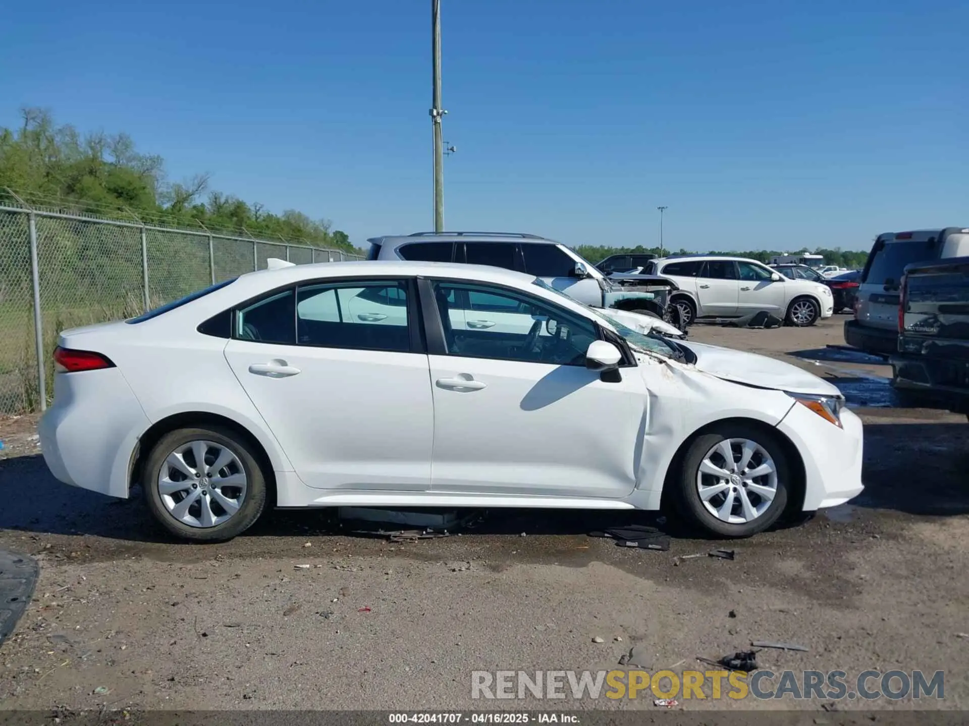 13 fotografías del automóvil dañado 5YFB4MDE8PP069156 TOYOTA COROLLA 2023