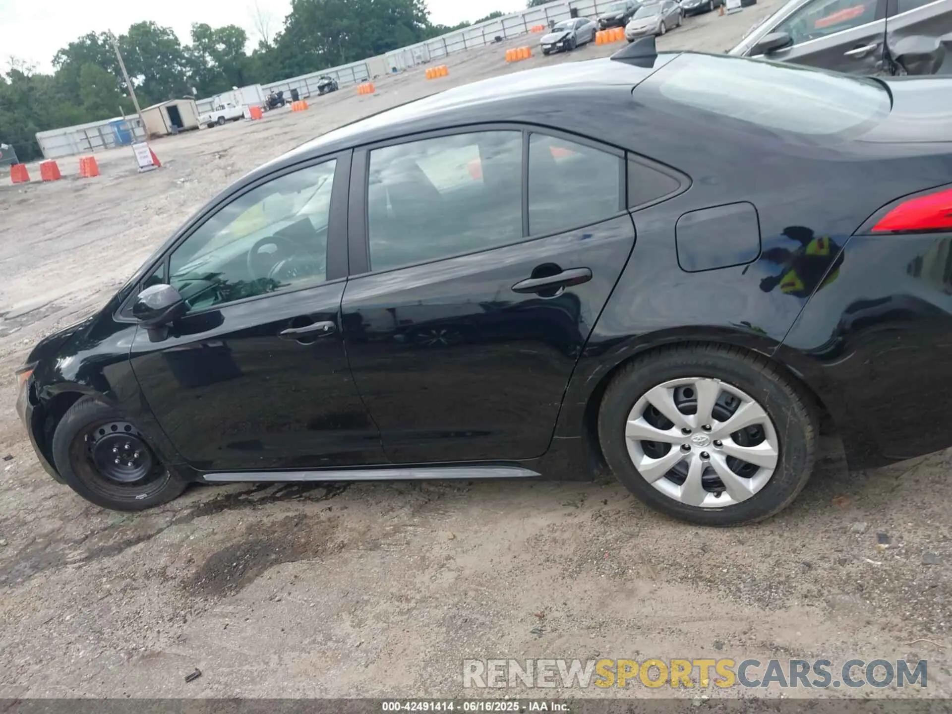 14 fotografías del automóvil dañado 5YFB4MDEXPP013803 TOYOTA COROLLA 2023