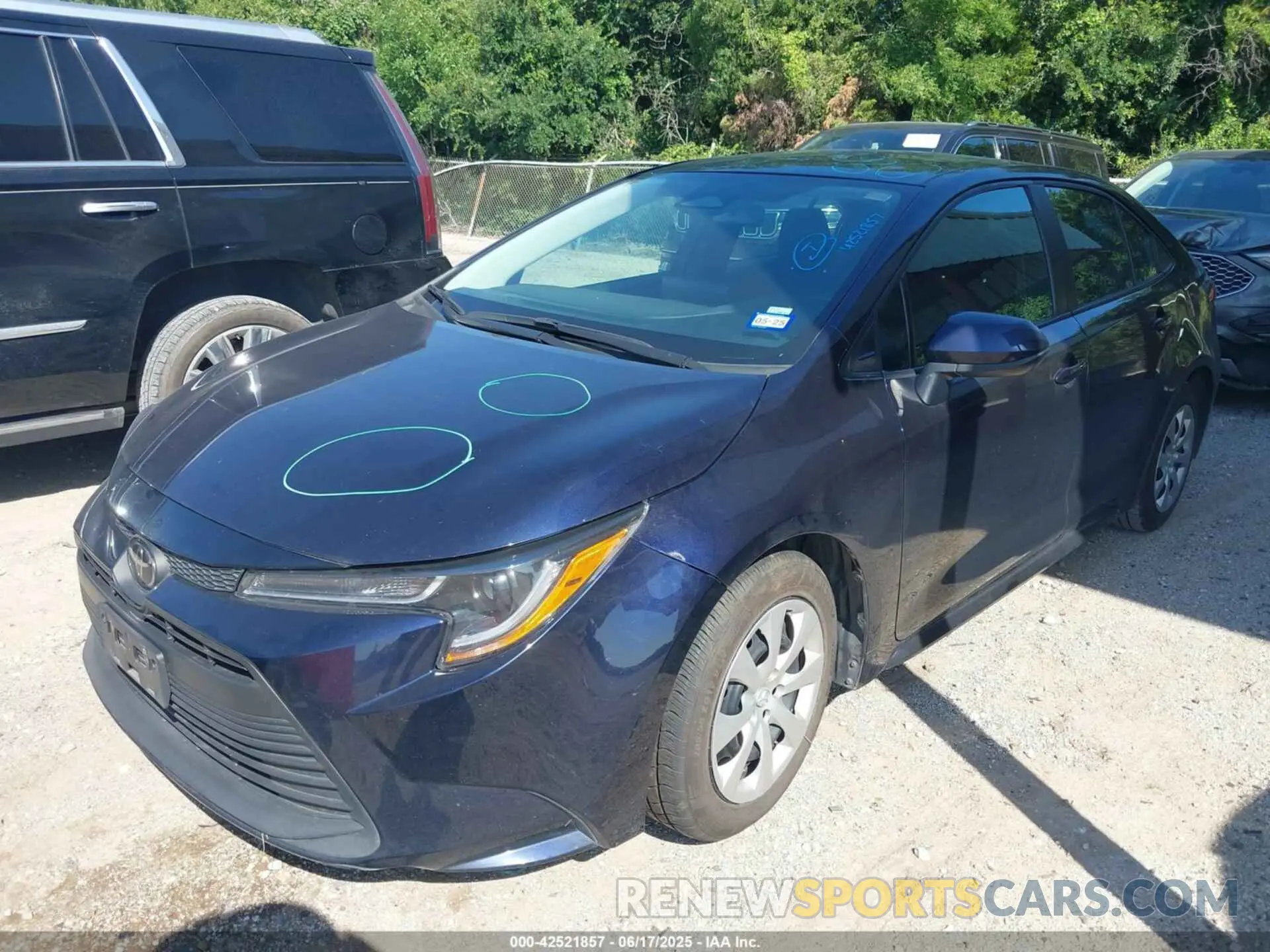 2 fotografías del automóvil dañado 5YFB4MDEXPP047899 TOYOTA COROLLA 2023