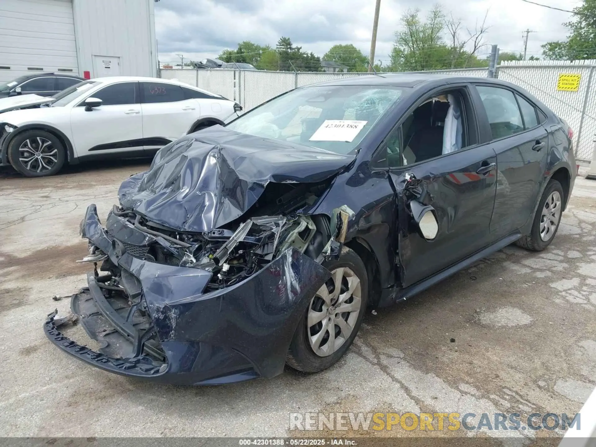 2 fotografías del automóvil dañado 5YFB4MDEXPP066663 TOYOTA COROLLA 2023