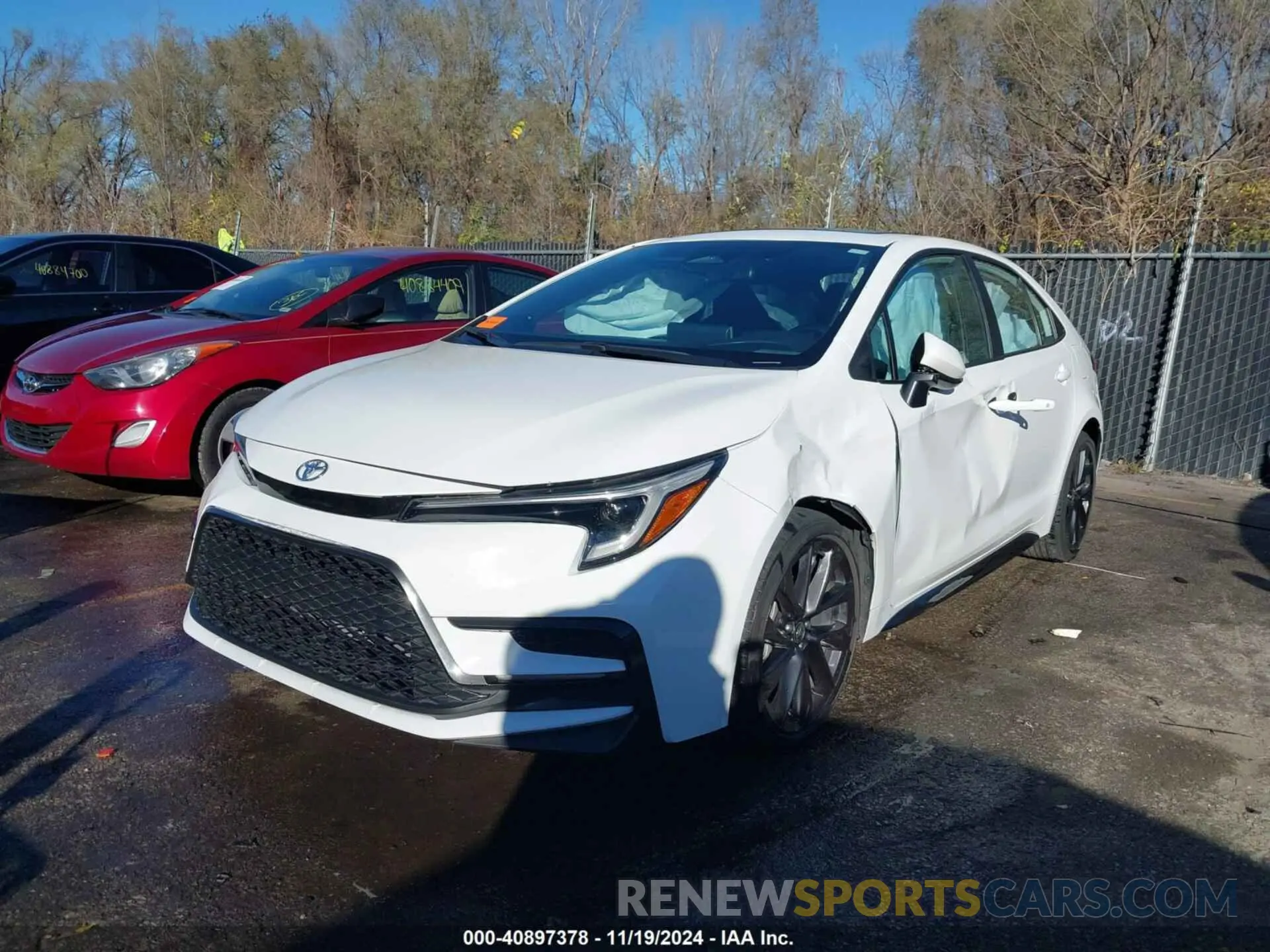 2 fotografías del automóvil dañado 5YFP4MCE0PP142334 TOYOTA COROLLA 2023