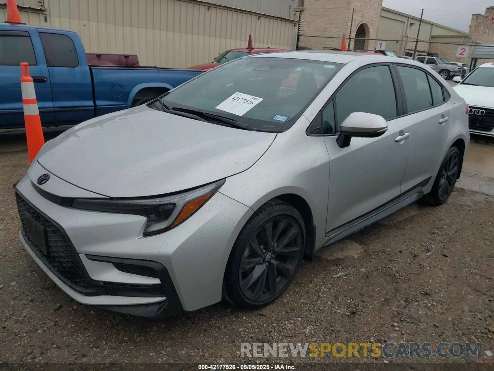 2 fotografías del automóvil dañado 5YFS4MCE2PP146010 TOYOTA COROLLA 2023