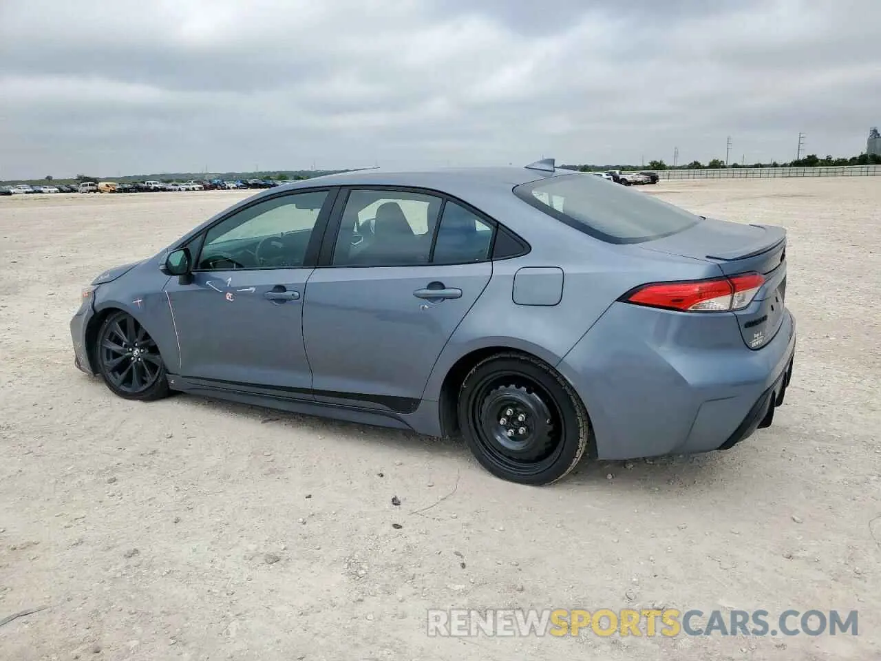 2 fotografías del automóvil dañado 5YFS4MCE2PP160926 TOYOTA COROLLA 2023