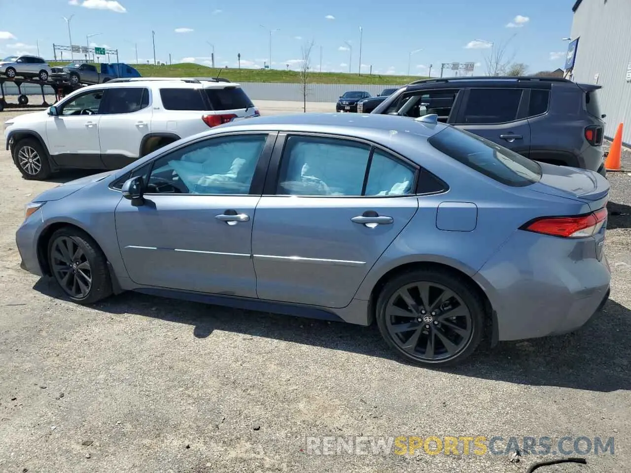 2 fotografías del automóvil dañado 5YFS4MCE3PP161177 TOYOTA COROLLA 2023