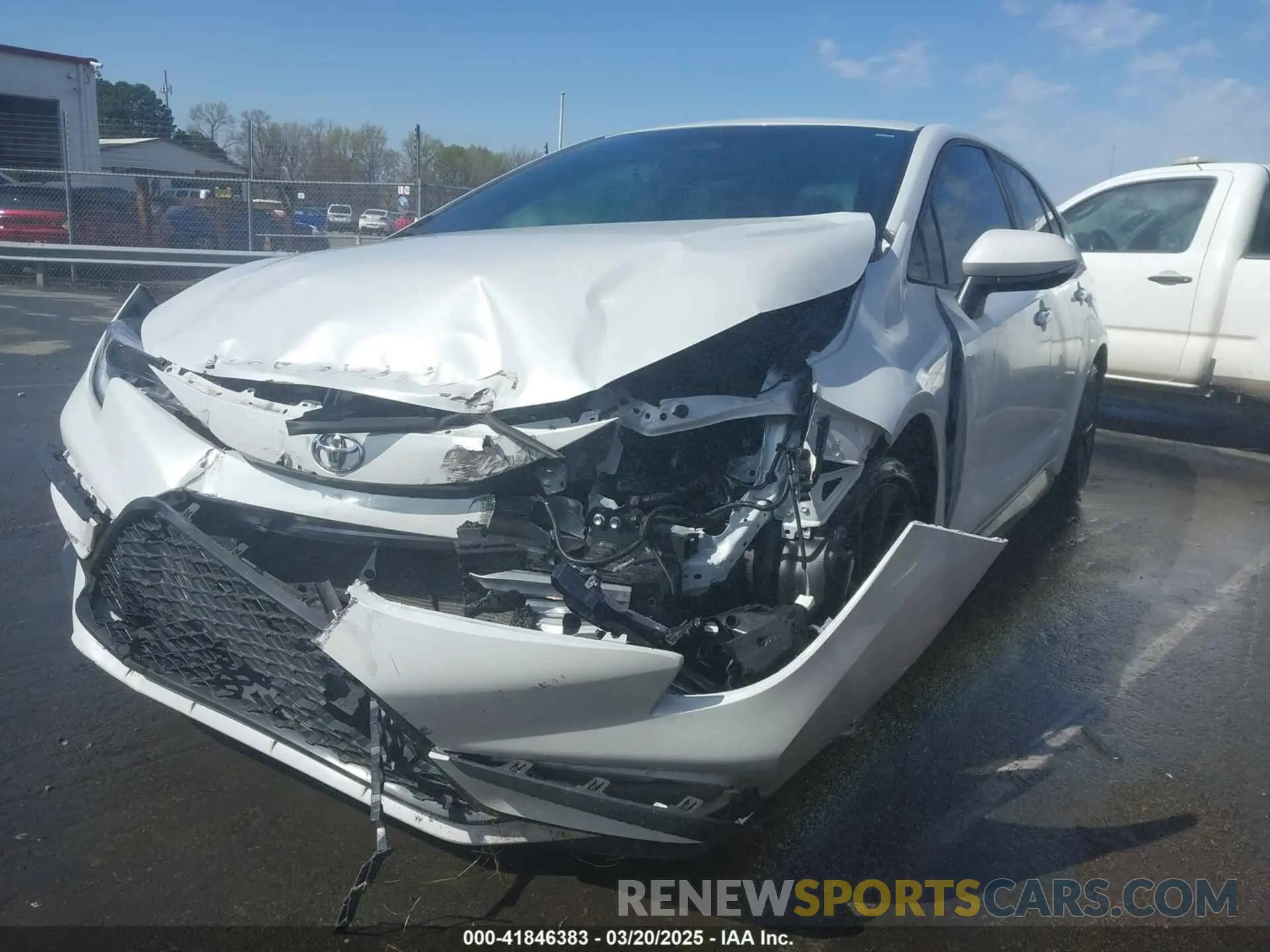 2 fotografías del automóvil dañado 5YFS4MCE7PP157097 TOYOTA COROLLA 2023