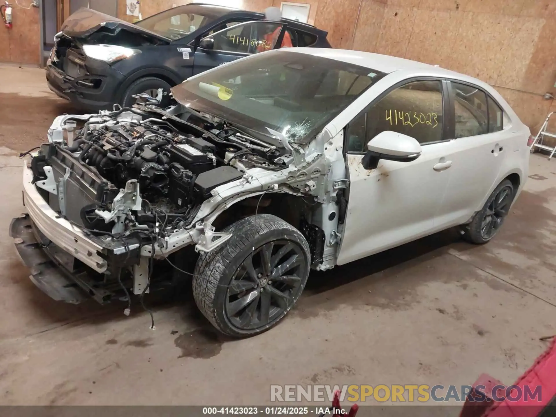 2 fotografías del automóvil dañado 5YFS4MCE9PP158980 TOYOTA COROLLA 2023