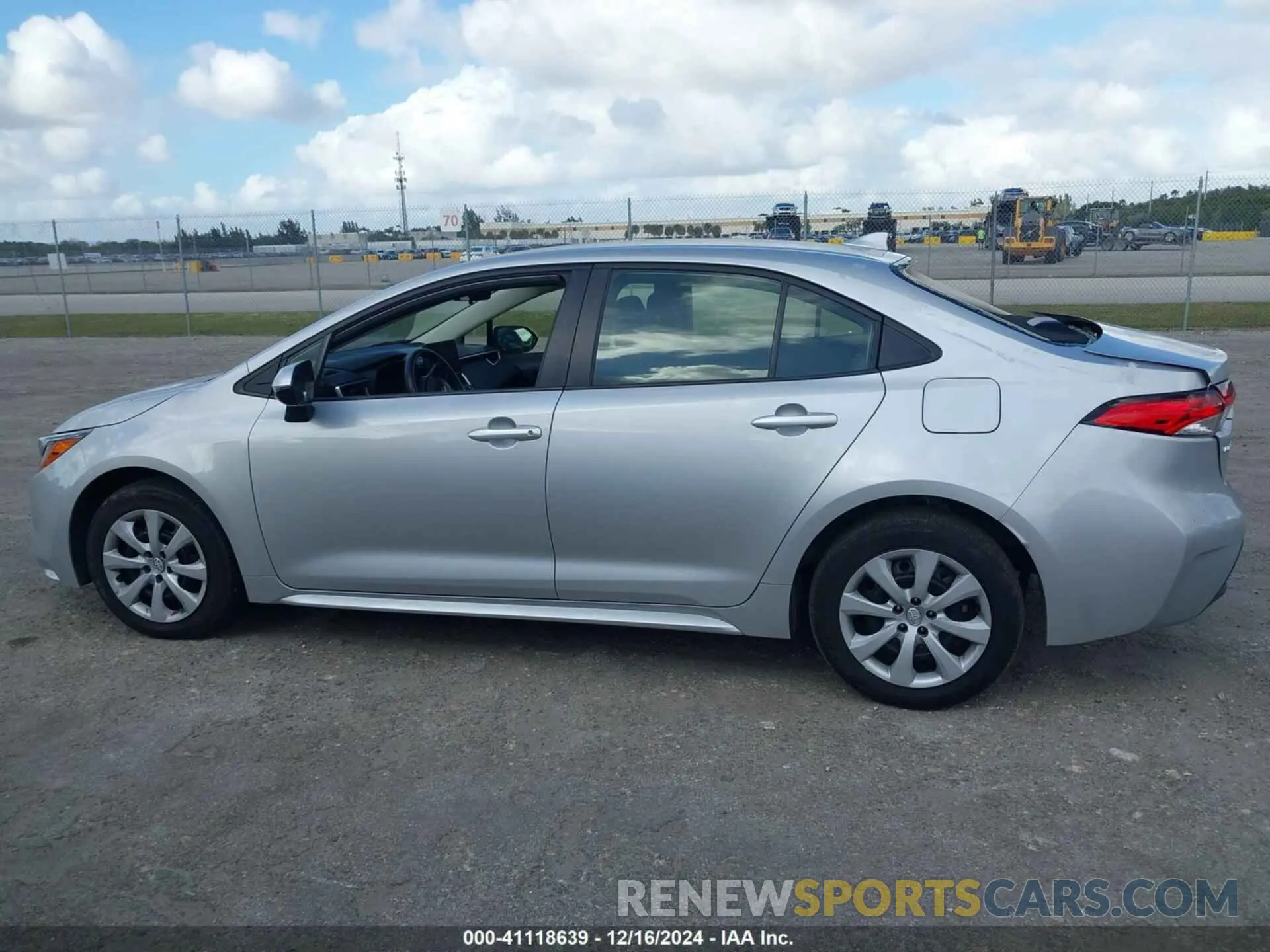 14 fotografías del automóvil dañado JTDB4MEE2PJ003916 TOYOTA COROLLA 2023