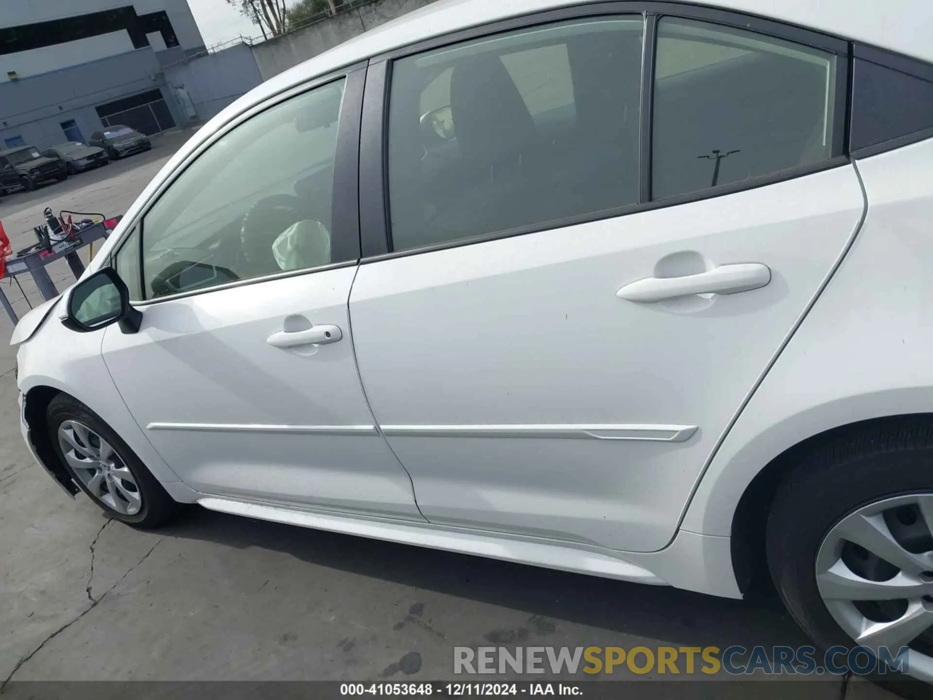 15 fotografías del automóvil dañado JTDB4MEE2PJ006931 TOYOTA COROLLA 2023