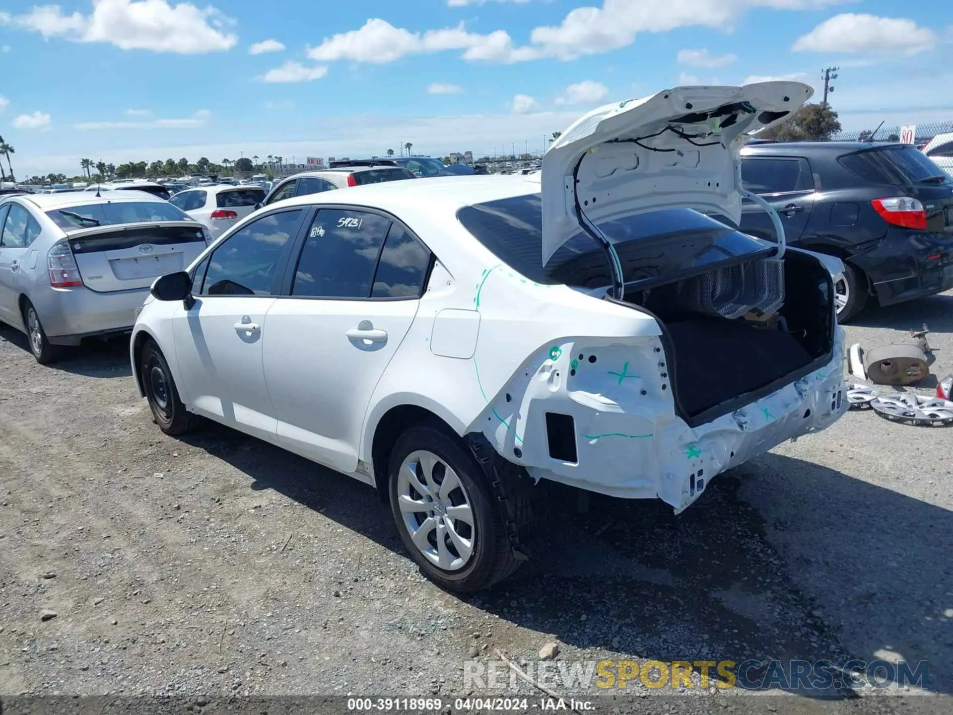 3 fotografías del automóvil dañado JTDB4MEE3P3015299 TOYOTA COROLLA 2023