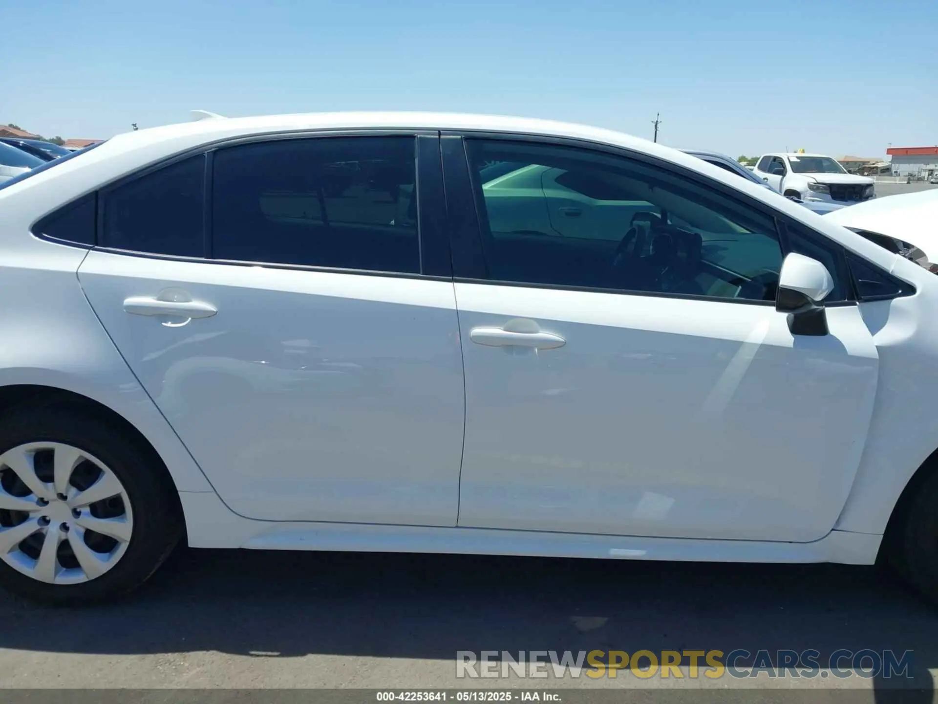 13 fotografías del automóvil dañado JTDB4MEE3PJ011233 TOYOTA COROLLA 2023