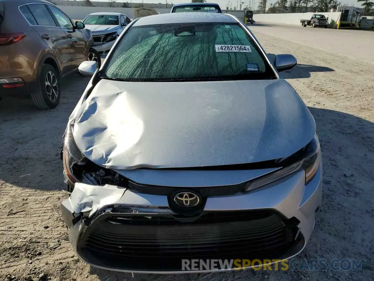 5 fotografías del automóvil dañado JTDB4MEE4PJ000290 TOYOTA COROLLA 2023