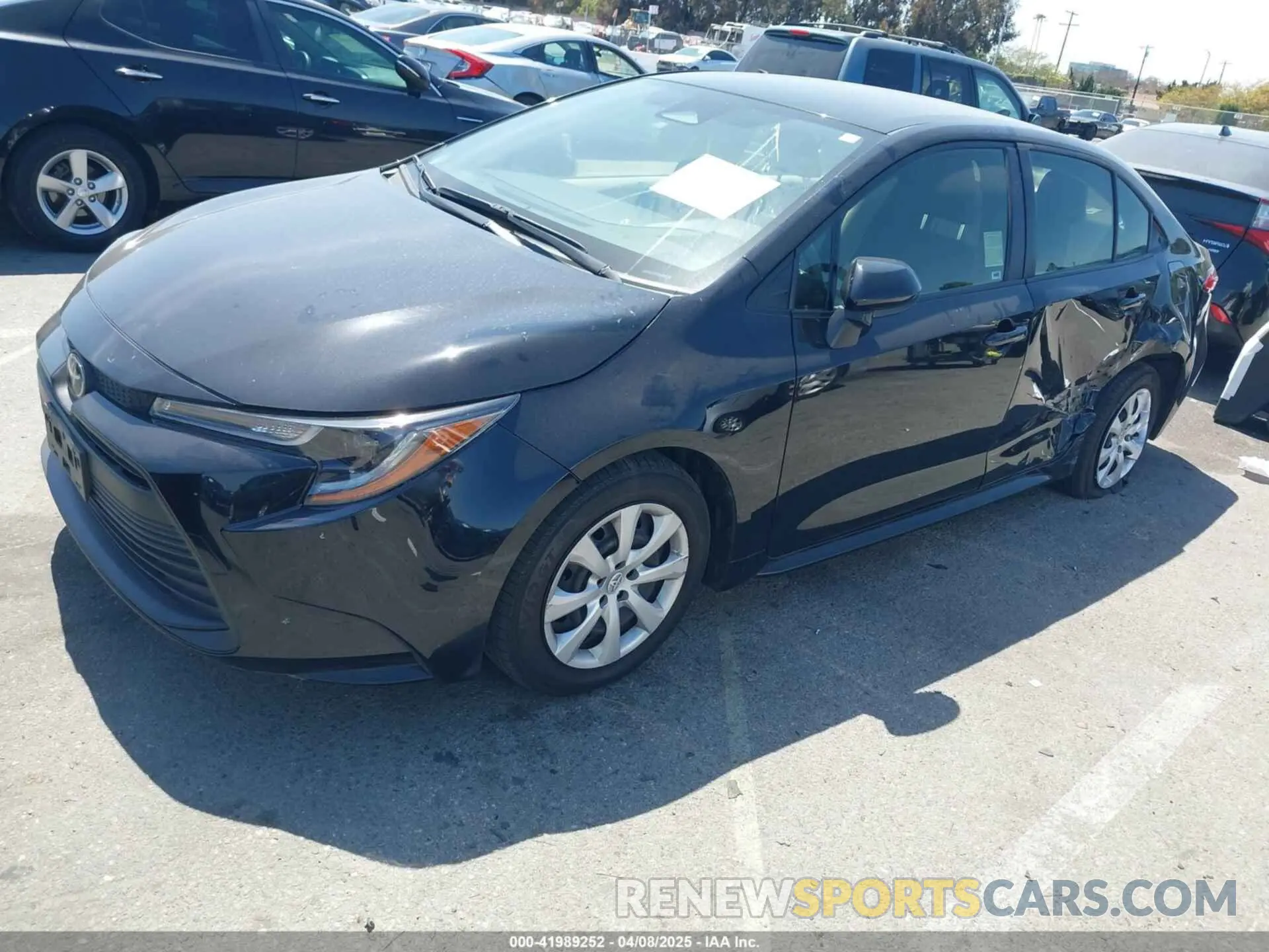 2 fotografías del automóvil dañado JTDB4MEE5P3005454 TOYOTA COROLLA 2023