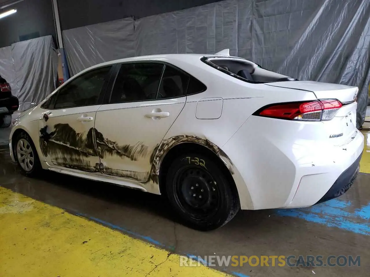 2 fotografías del automóvil dañado JTDB4MEE6PJ003918 TOYOTA COROLLA 2023