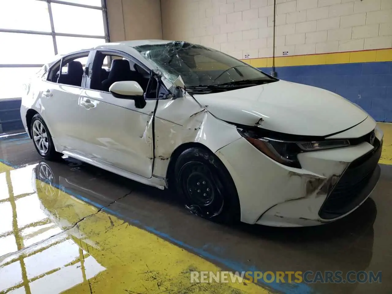4 fotografías del automóvil dañado JTDB4MEE6PJ003918 TOYOTA COROLLA 2023