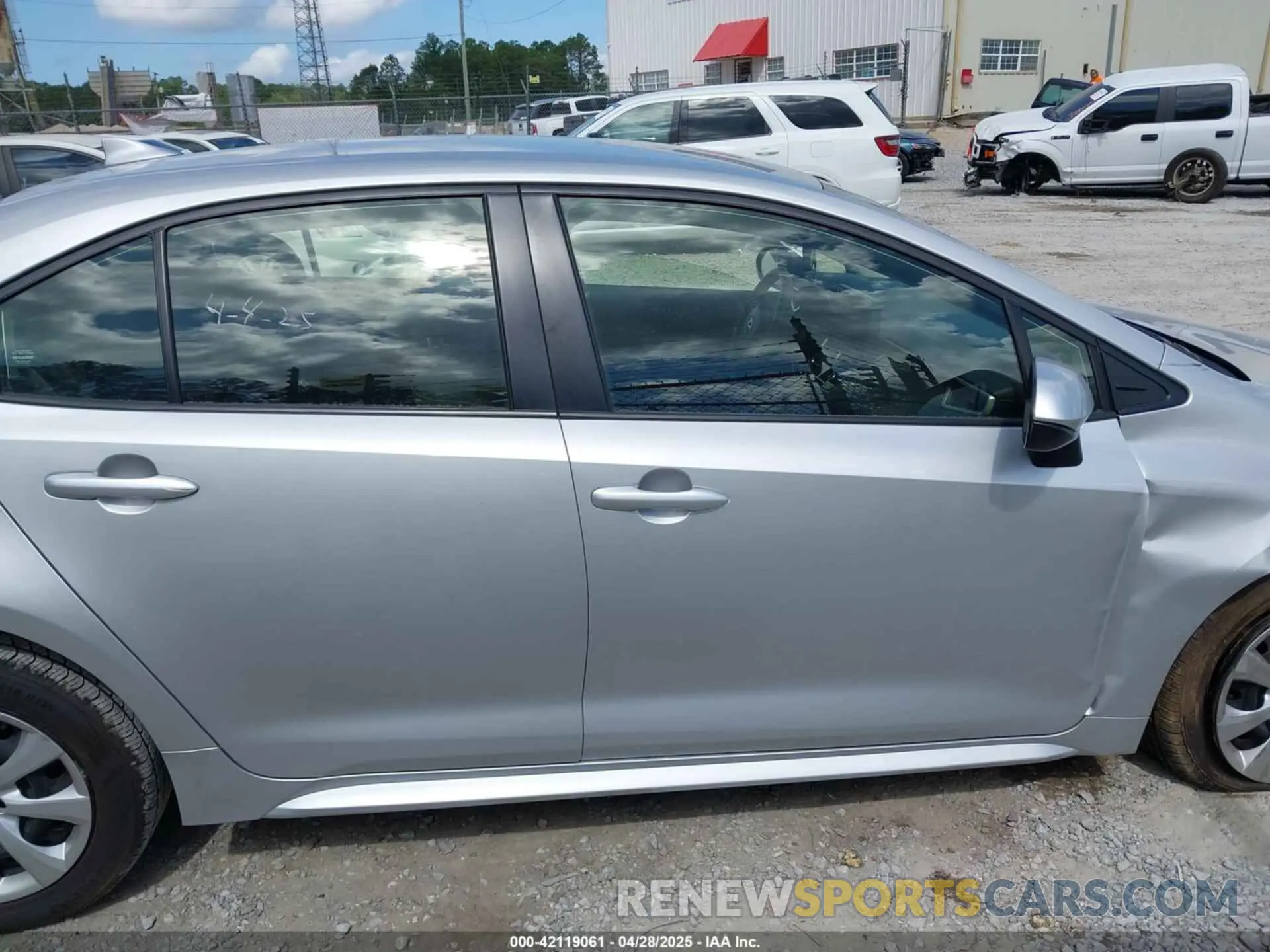13 fotografías del automóvil dañado JTDB4MEE7P3010297 TOYOTA COROLLA 2023