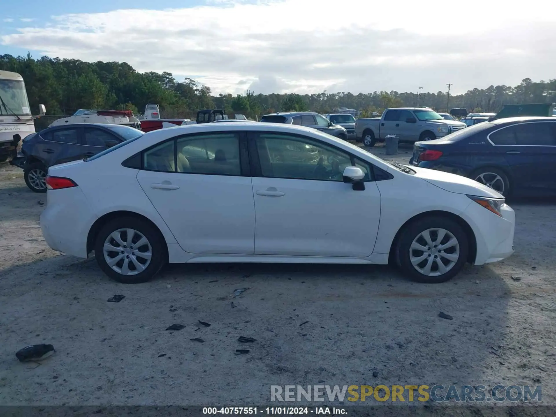 13 fotografías del automóvil dañado JTDB4MEE7PJ000770 TOYOTA COROLLA 2023