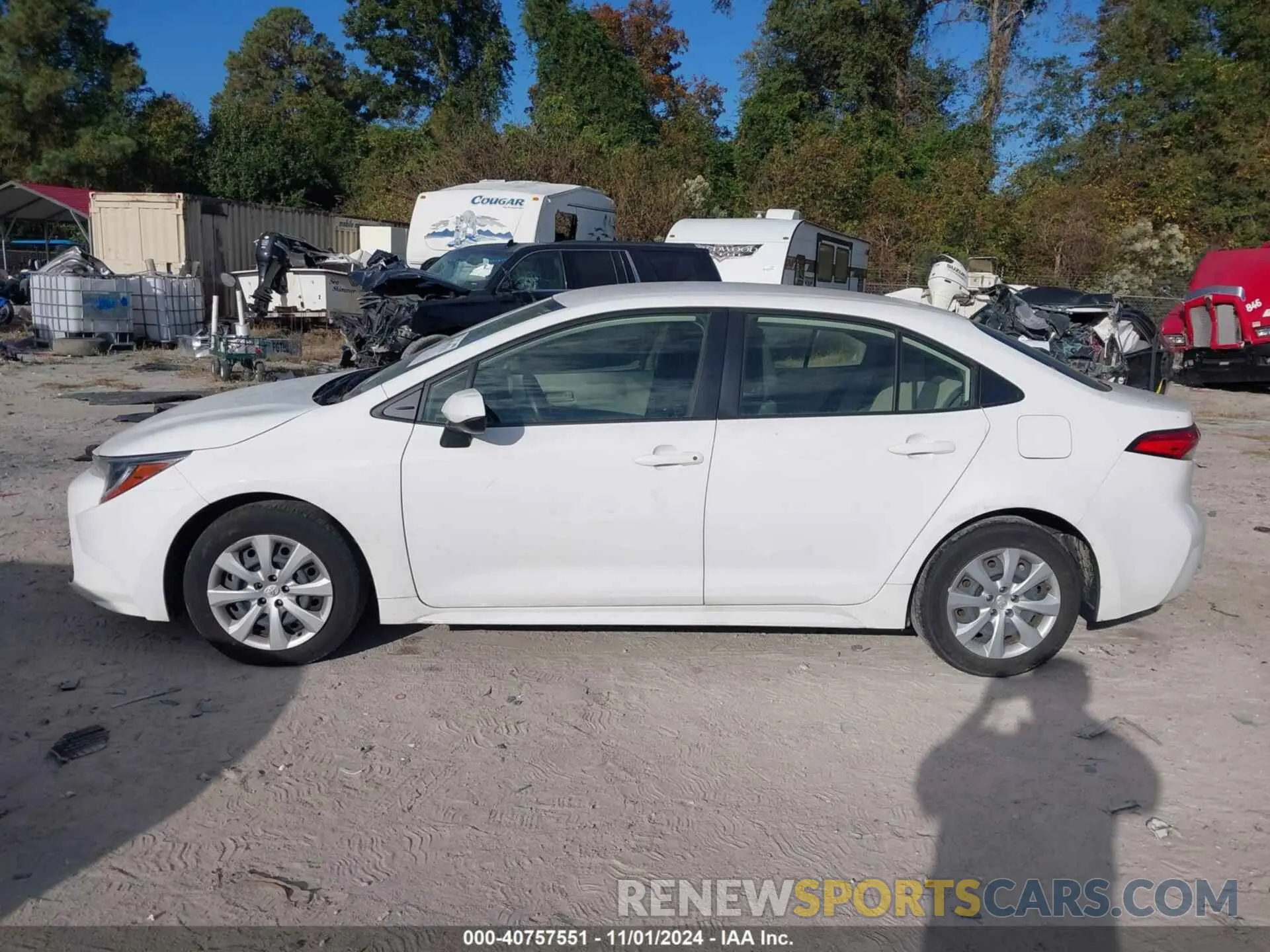14 fotografías del automóvil dañado JTDB4MEE7PJ000770 TOYOTA COROLLA 2023
