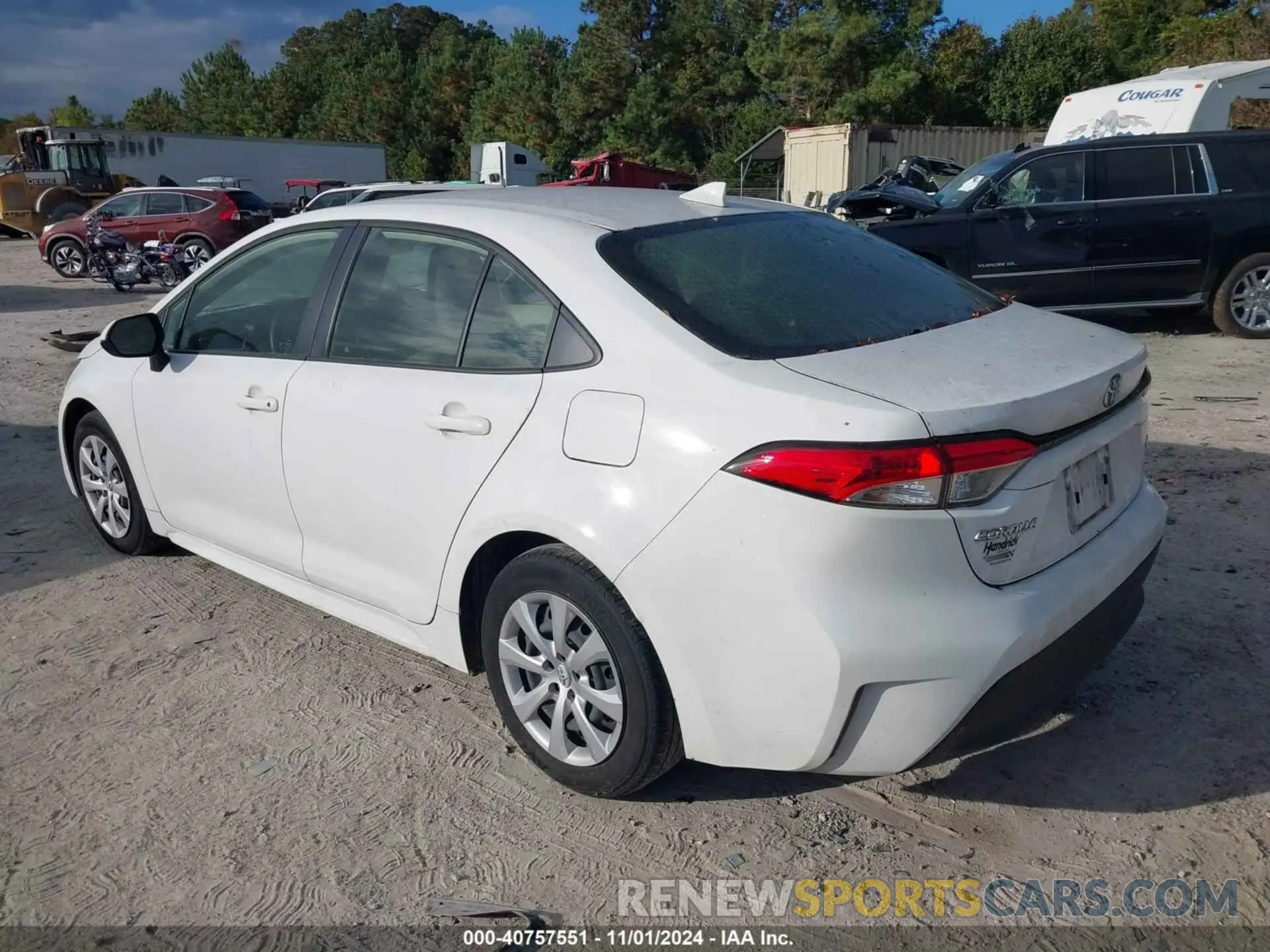 3 fotografías del automóvil dañado JTDB4MEE7PJ000770 TOYOTA COROLLA 2023