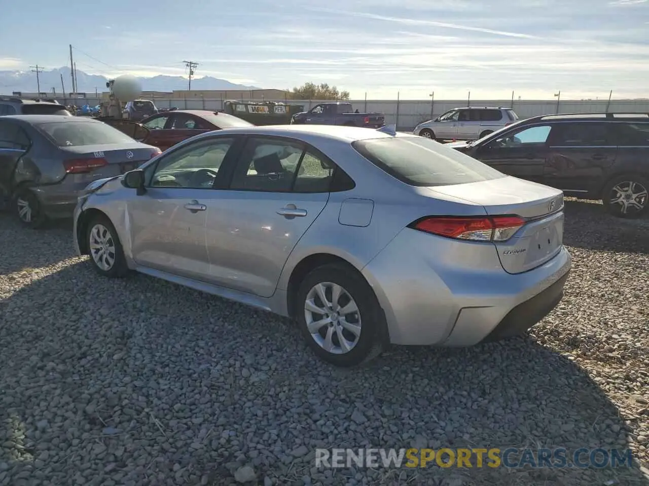 2 fotografías del automóvil dañado JTDB4MEE9P3010379 TOYOTA COROLLA 2023