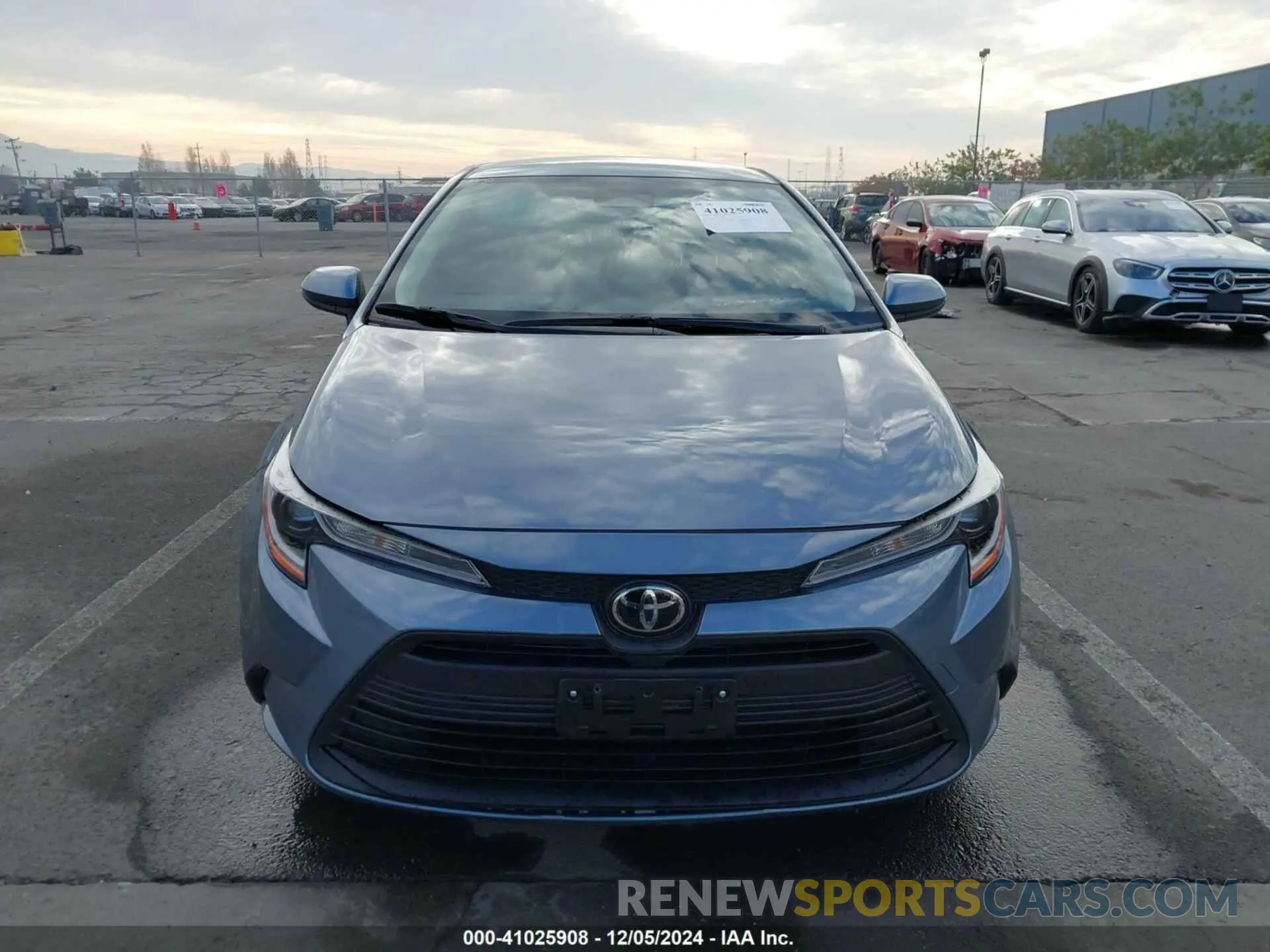 12 fotografías del automóvil dañado JTDB4MEEXP3015204 TOYOTA COROLLA 2023