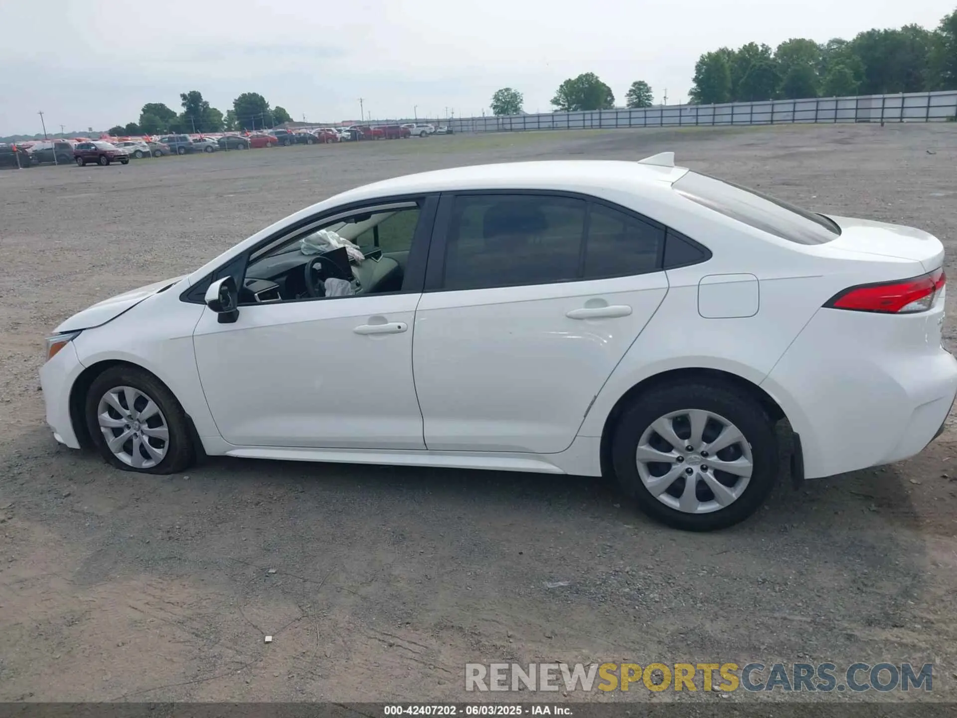 14 fotografías del automóvil dañado JTDBCMFE2P3013917 TOYOTA COROLLA 2023
