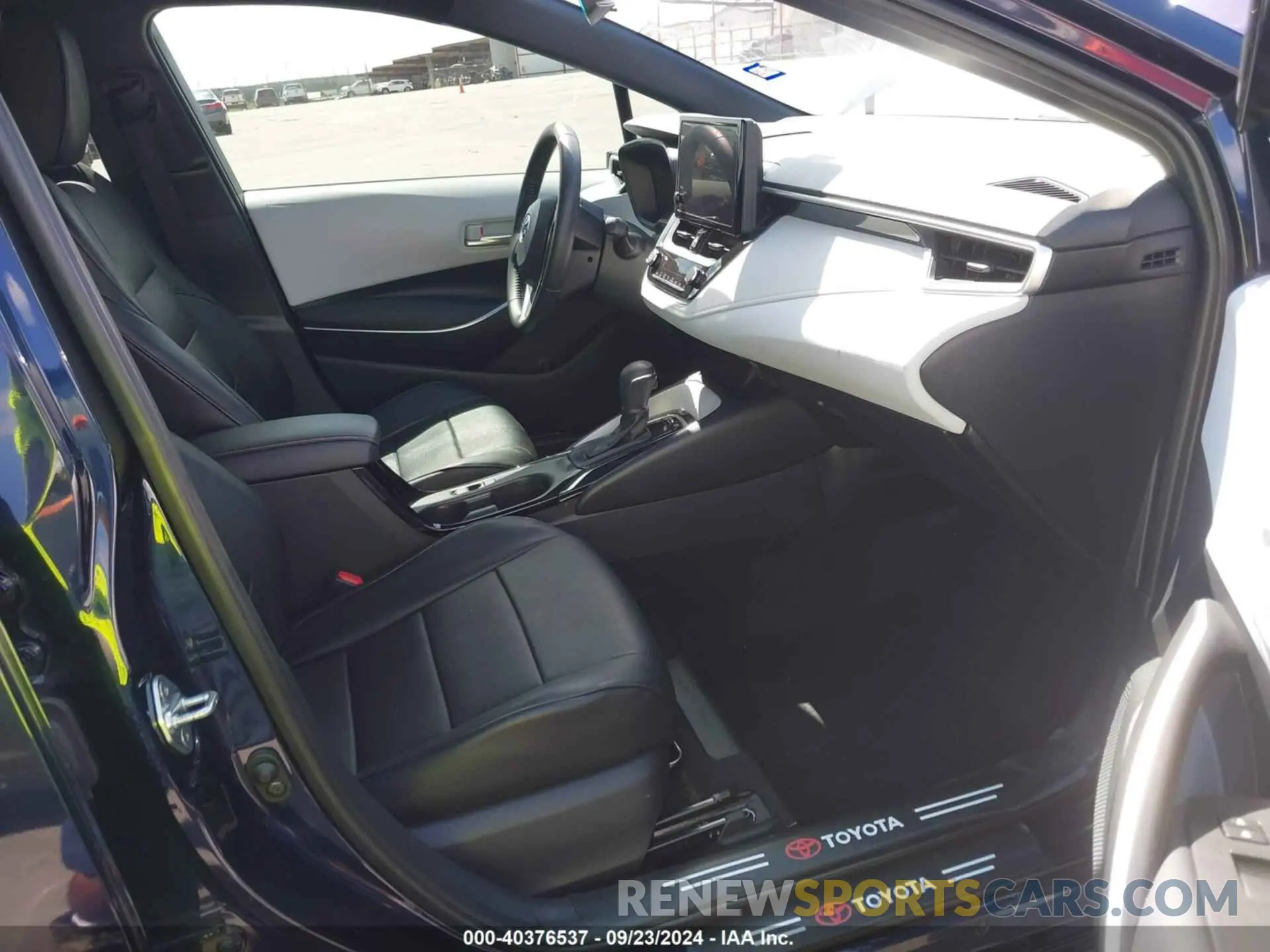 5 fotografías del automóvil dañado JTDBCMFE2PJ003920 TOYOTA COROLLA 2023