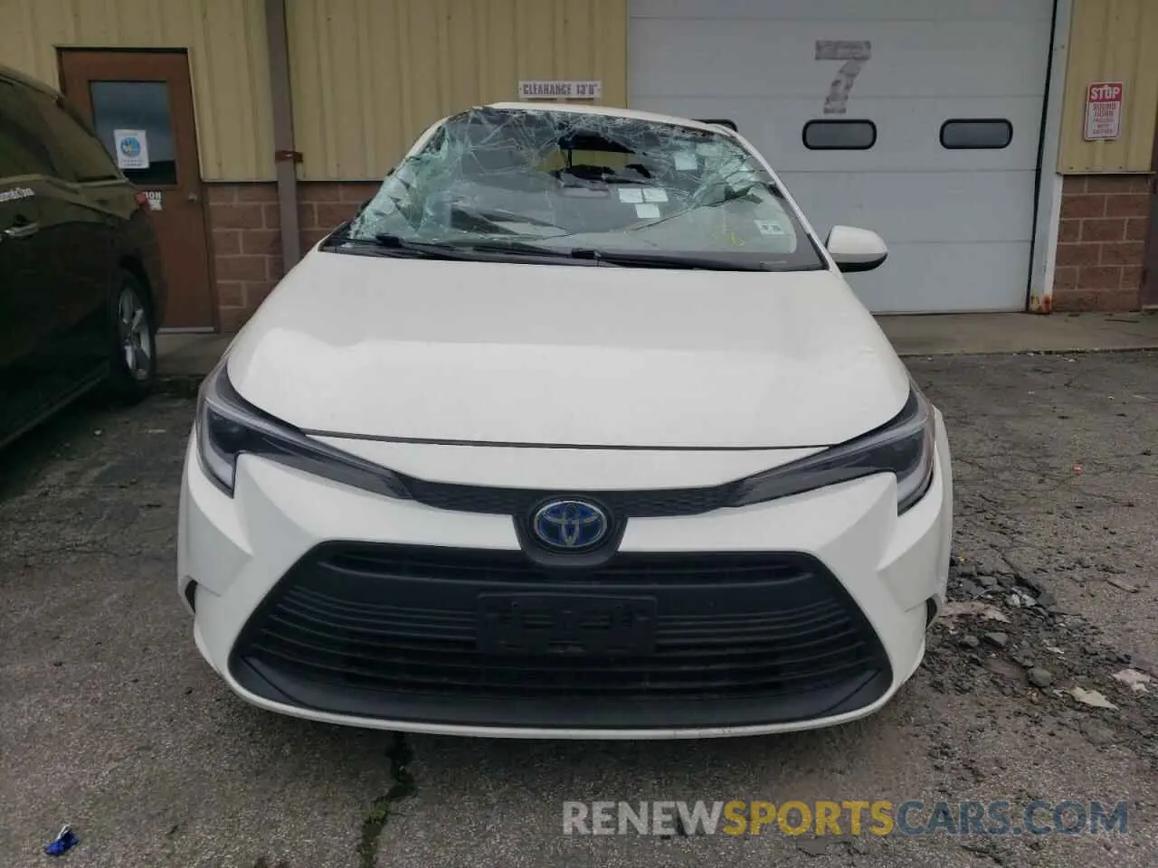 5 fotografías del automóvil dañado JTDBCMFE2PJ008048 TOYOTA COROLLA 2023