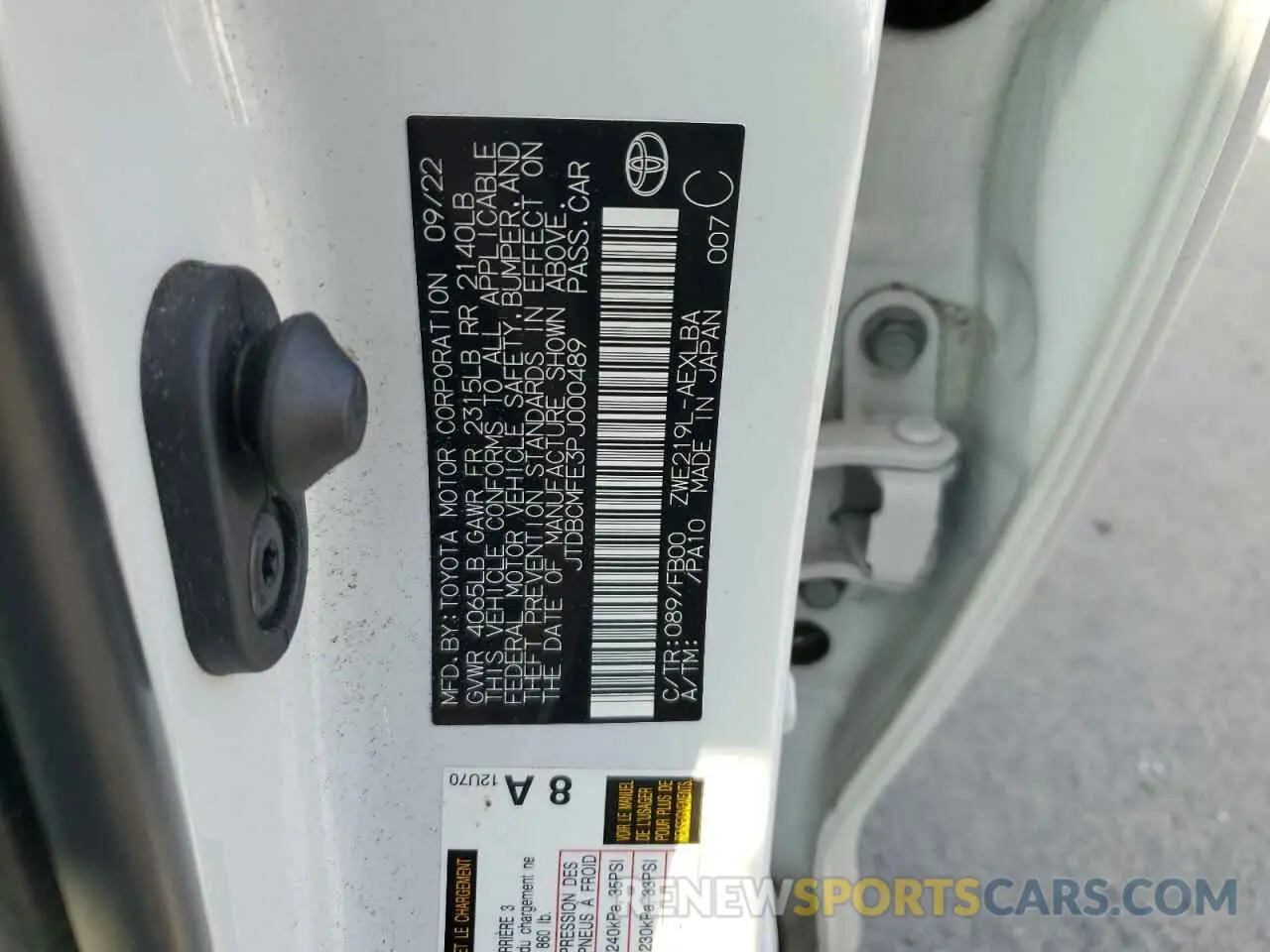 12 fotografías del automóvil dañado JTDBCMFE3PJ000489 TOYOTA COROLLA 2023