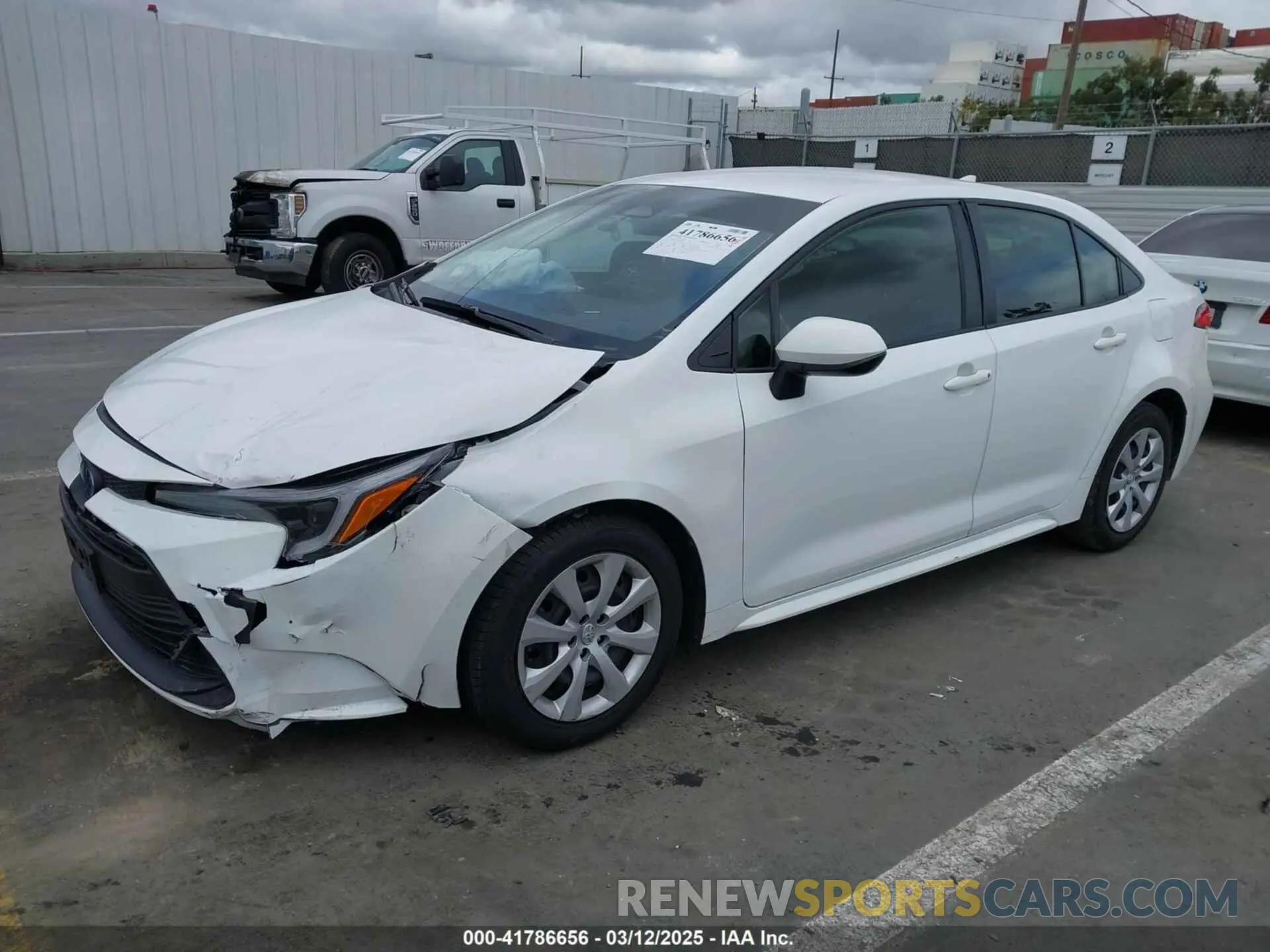 2 fotografías del automóvil dañado JTDBCMFE3PJ010097 TOYOTA COROLLA 2023