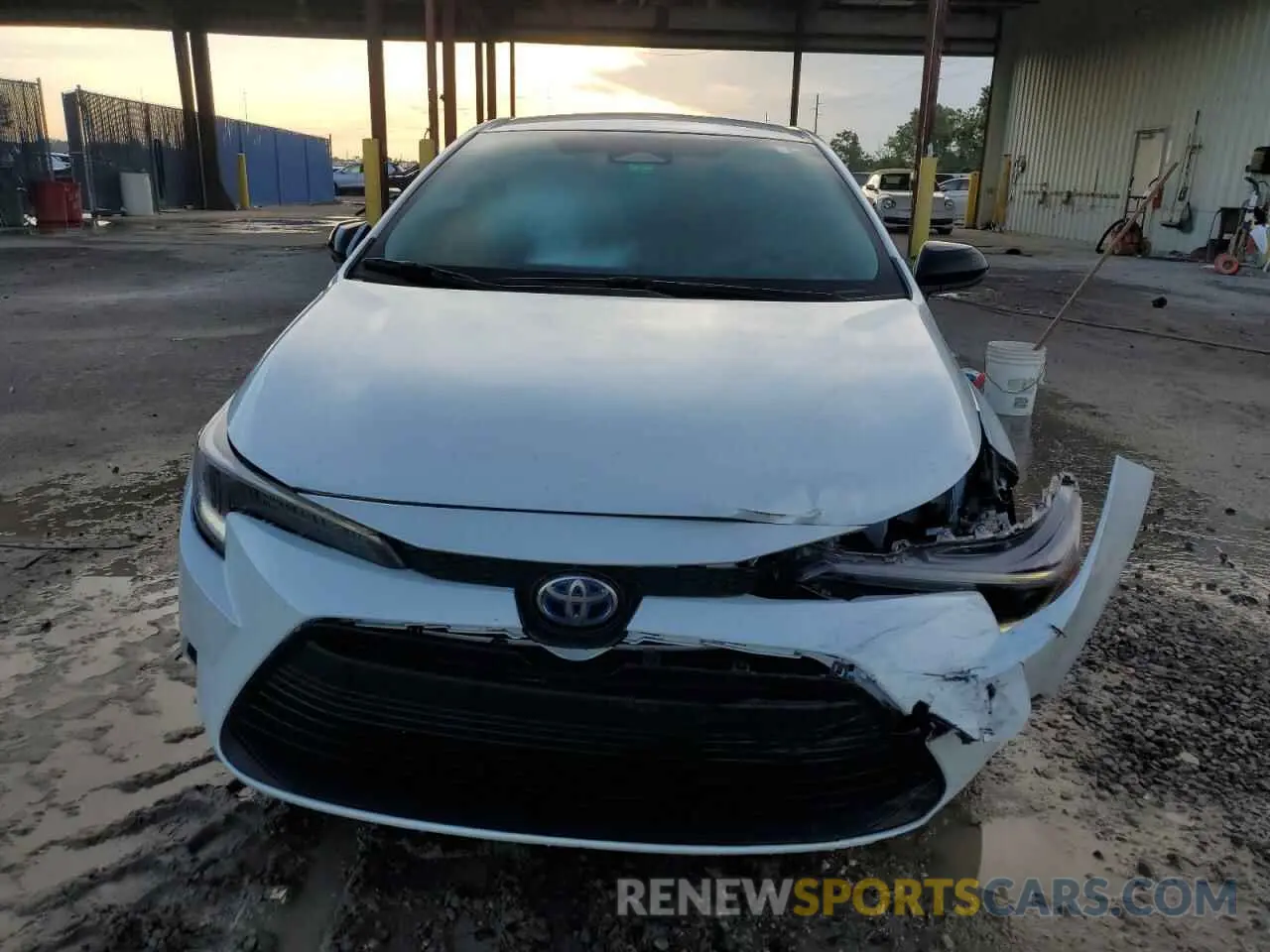 5 fotografías del automóvil dañado JTDBCMFE3PJ011296 TOYOTA COROLLA 2023