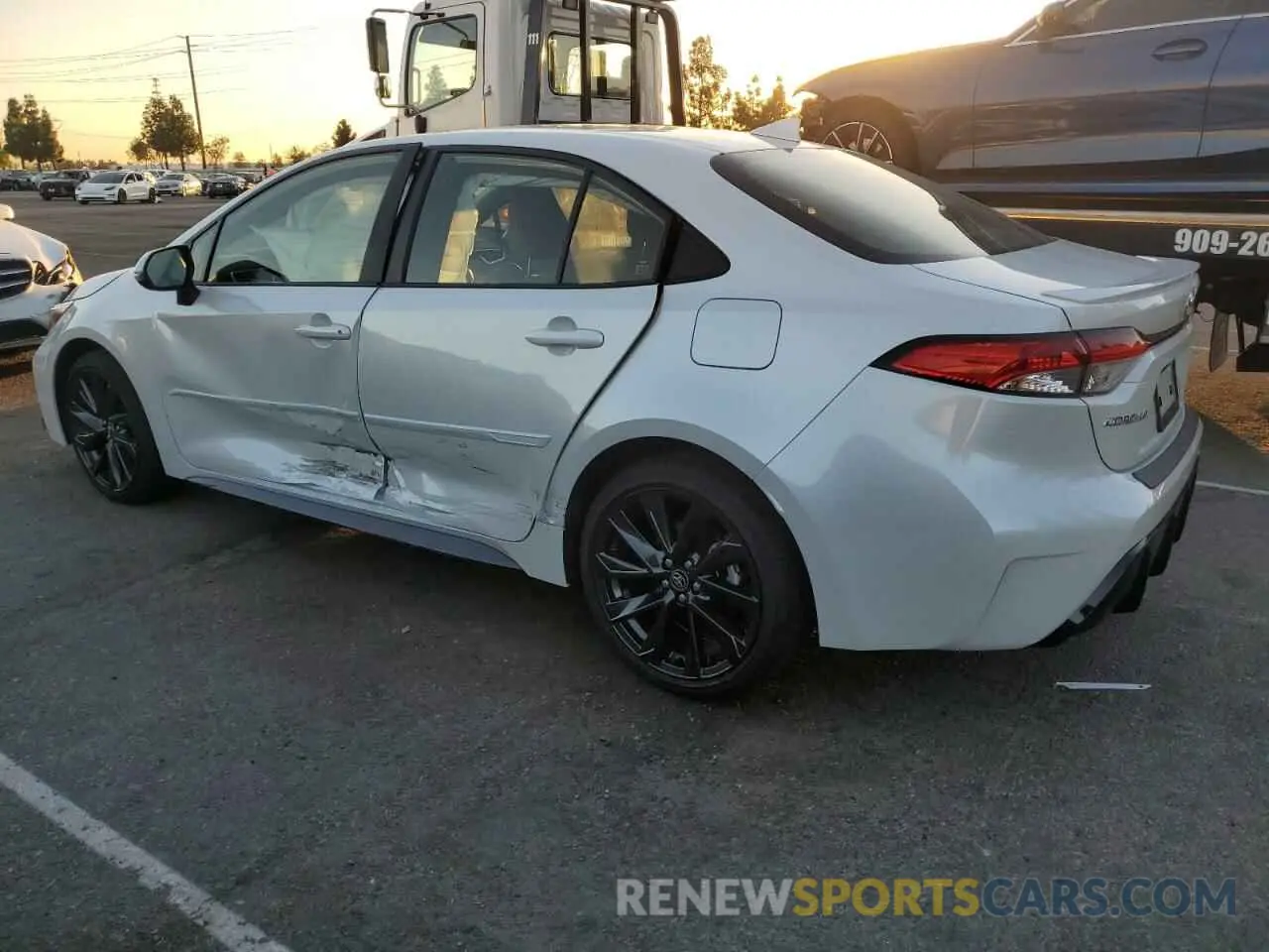 2 fotografías del automóvil dañado JTDBCMFE4P3000408 TOYOTA COROLLA 2023