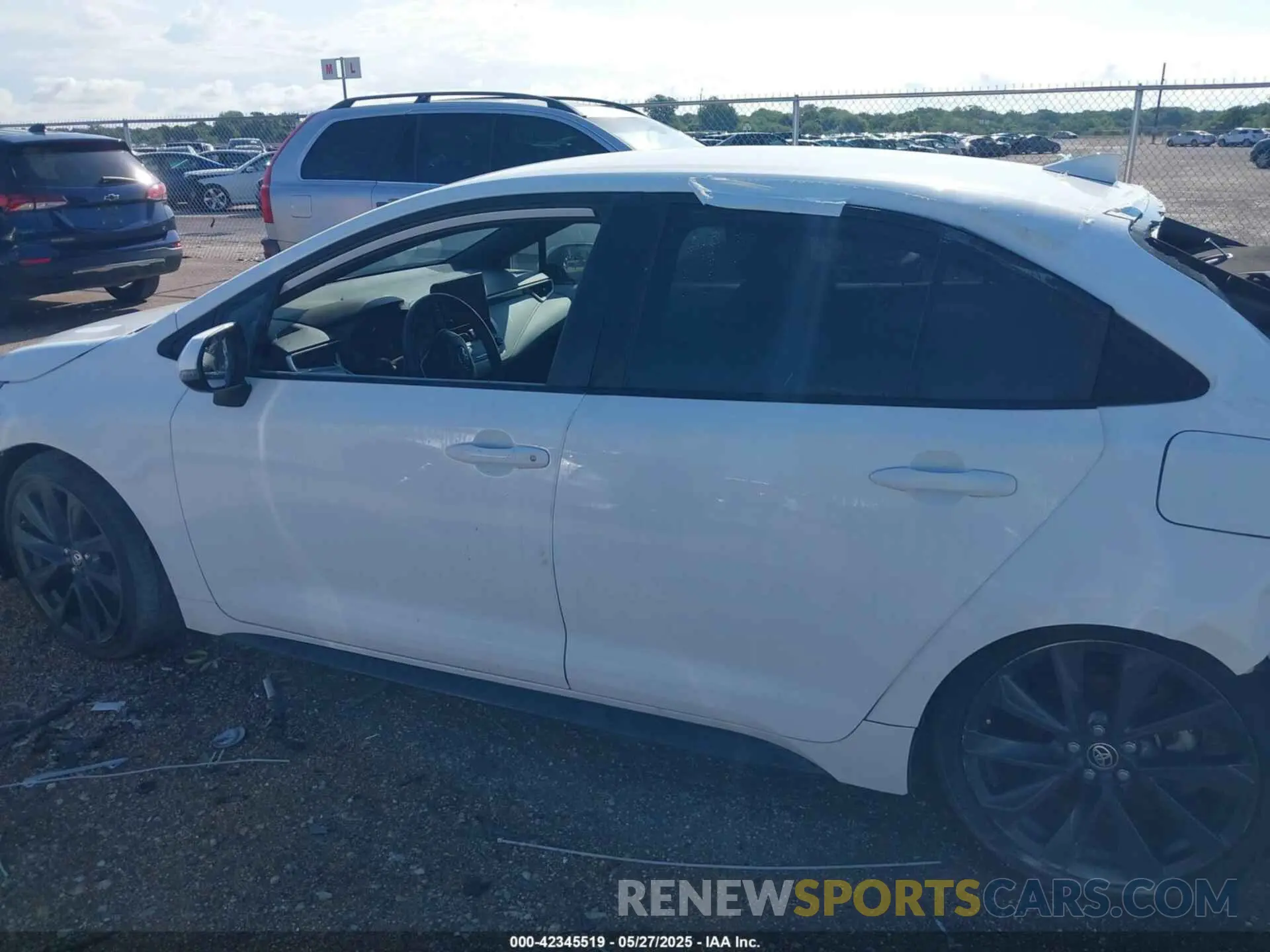 14 fotografías del automóvil dañado JTDBCMFE4P3018150 TOYOTA COROLLA 2023