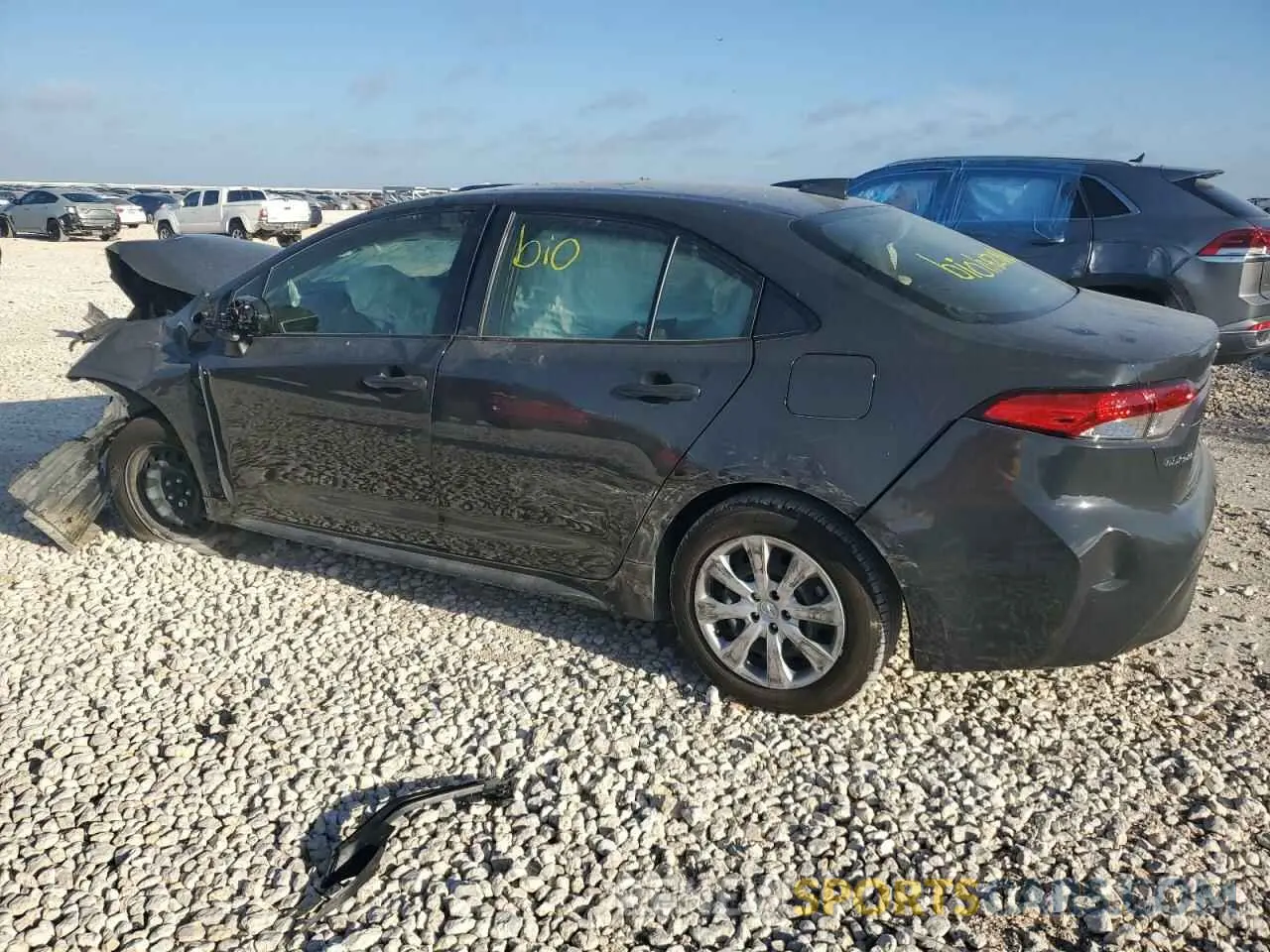 2 fotografías del automóvil dañado JTDBCMFE4P3024532 TOYOTA COROLLA 2023
