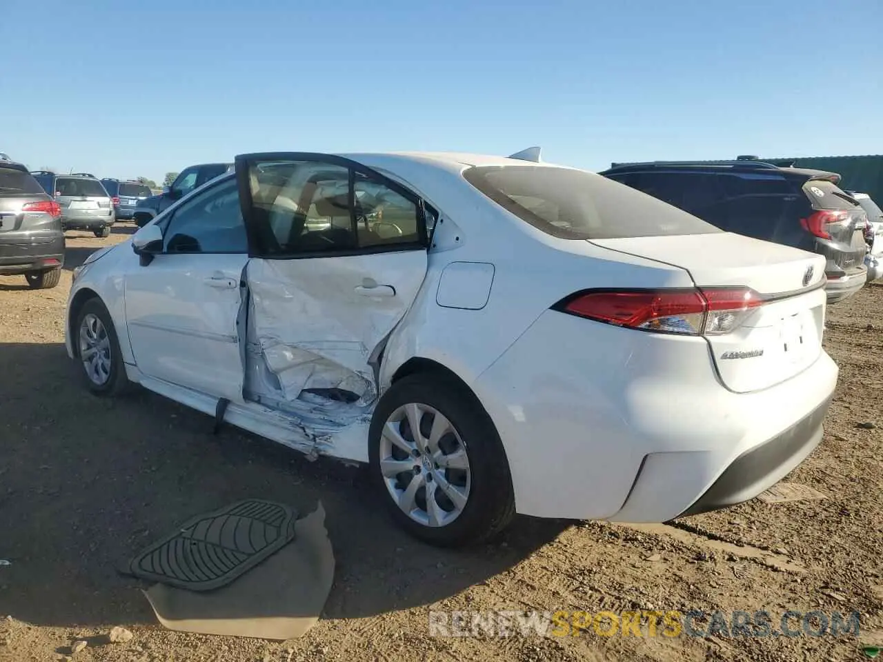 2 fotografías del automóvil dañado JTDBCMFE5P3010350 TOYOTA COROLLA 2023